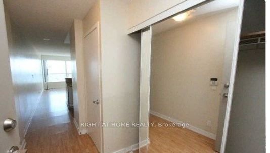 36 Lee Centre Drive 2016, Toronto, ON M1H 3K2 photo 4