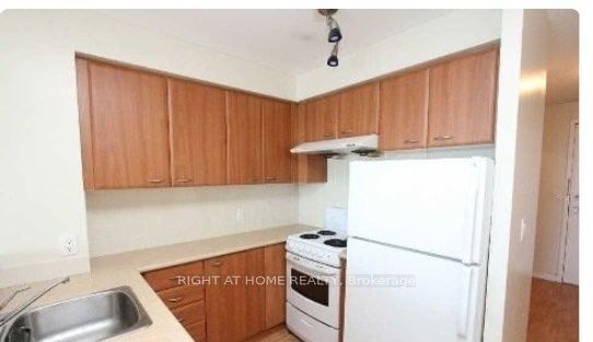 36 Lee Centre Drive 2016, Toronto, ON M1H 3K2 photo 5