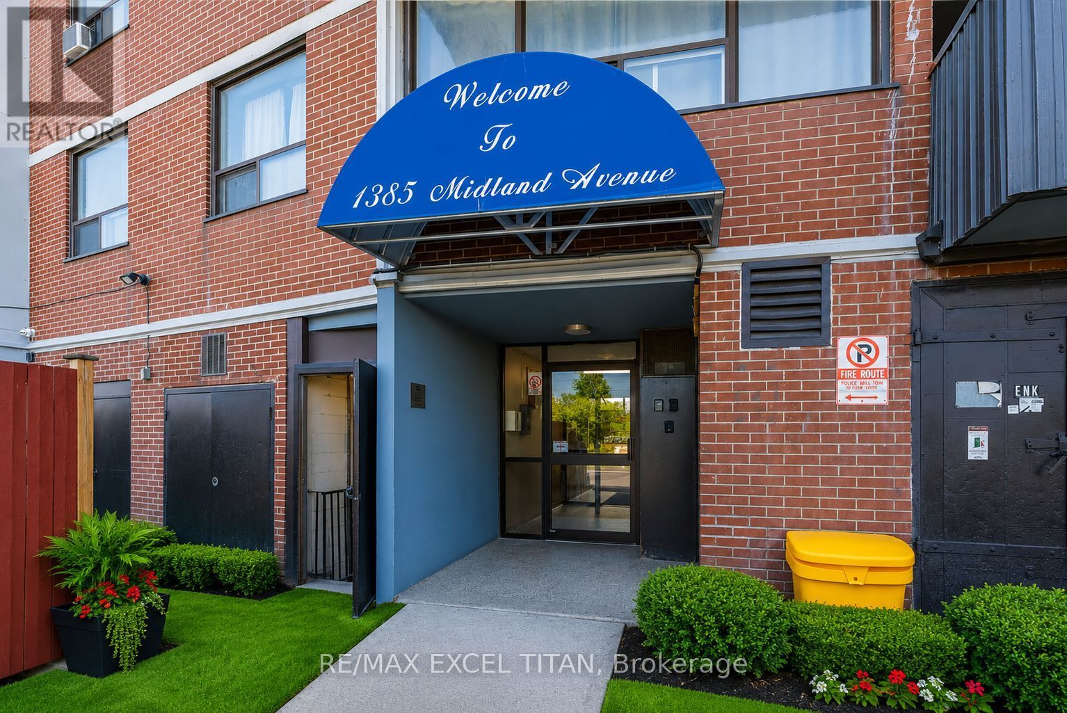 1385 Midland Avenue 1202, Toronto, ON M1P 3B8 photo 2