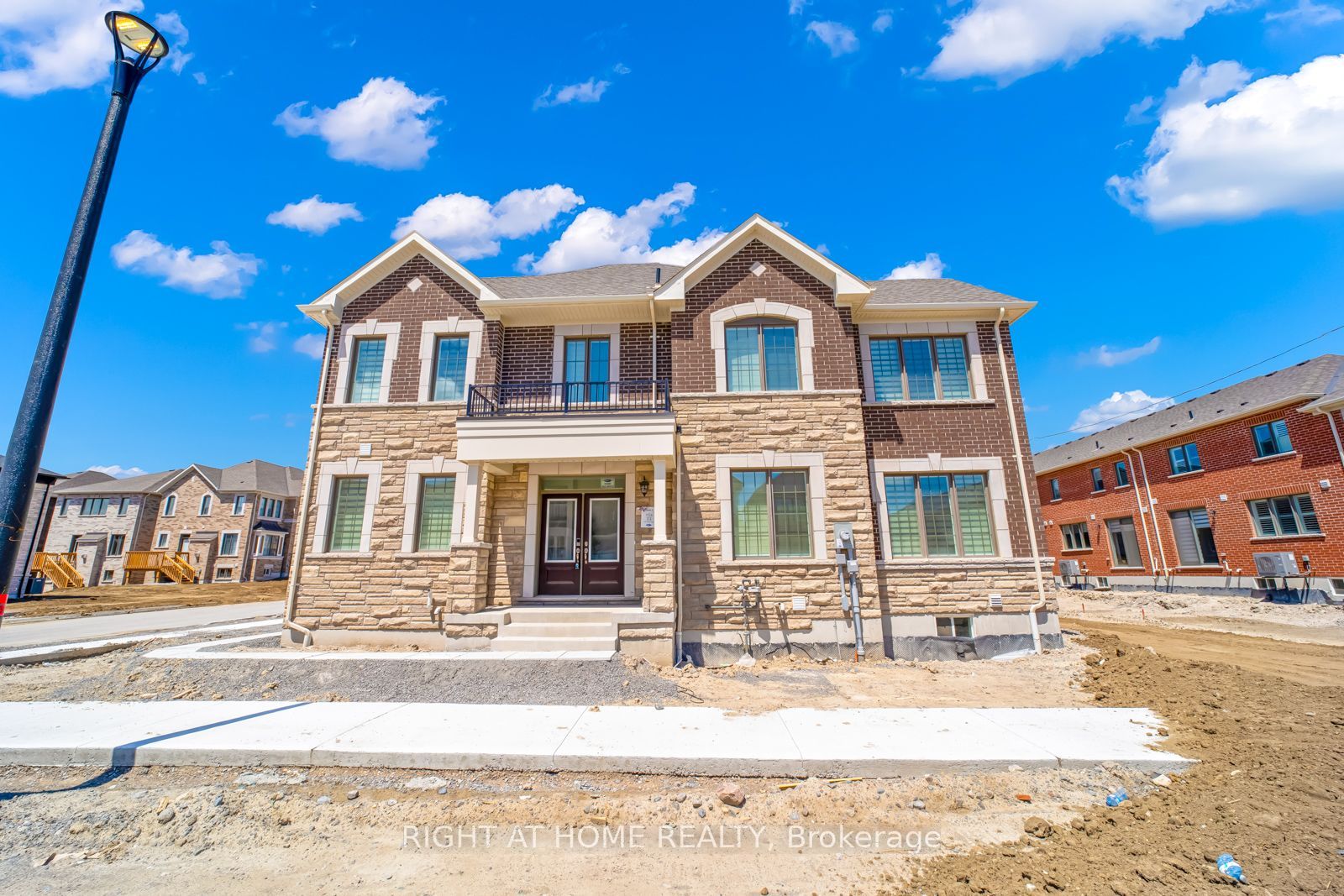 3358 Marchington Square, Pickering, ON L1X 0N1 photo 2