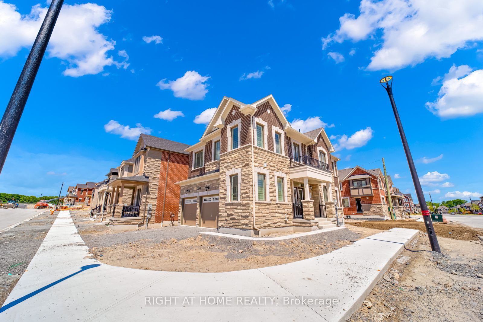 3358 Marchington Square, Pickering, ON L1X 0N1 photo 3