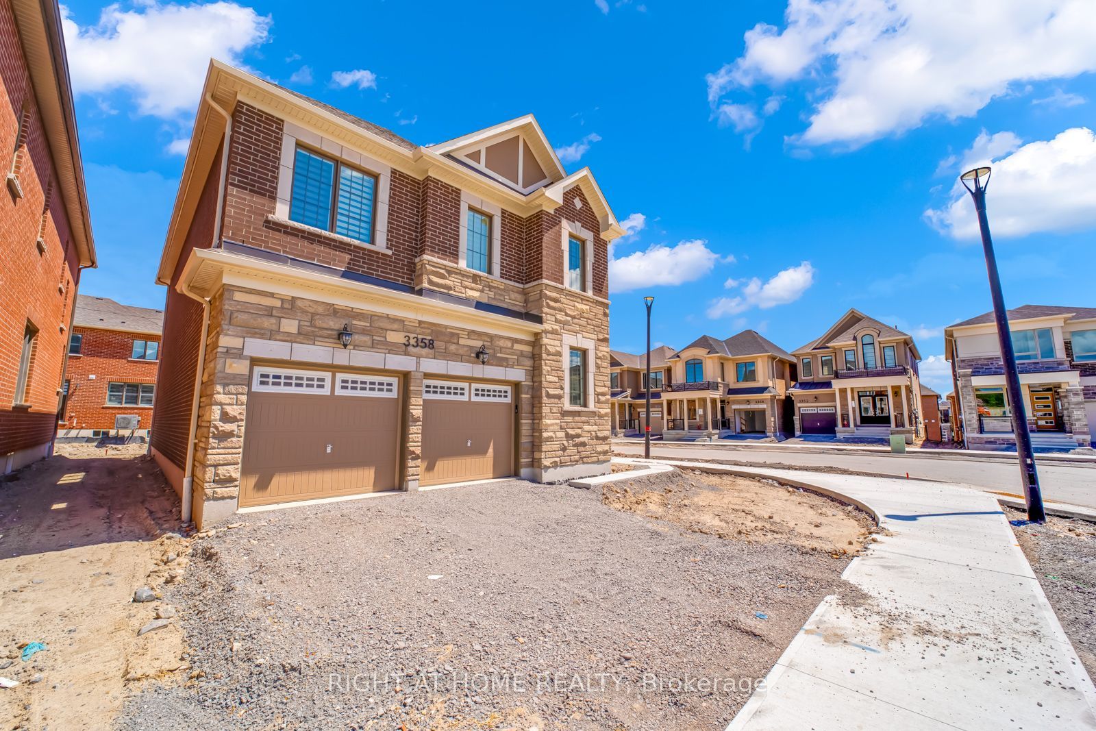 3358 Marchington Square, Pickering, ON L1X 0N1 photo 5