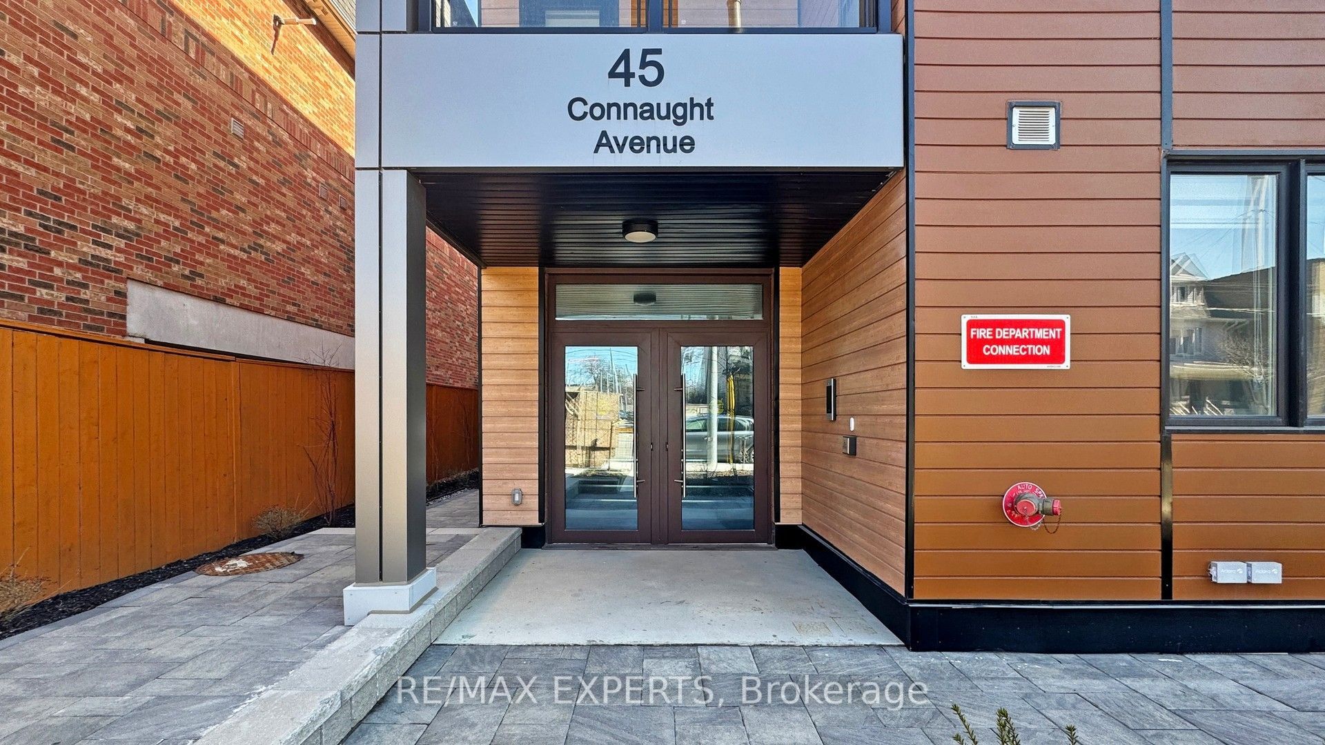 45 Connaught Avenue 103, Toronto, ON M4L 2V8 photo 3