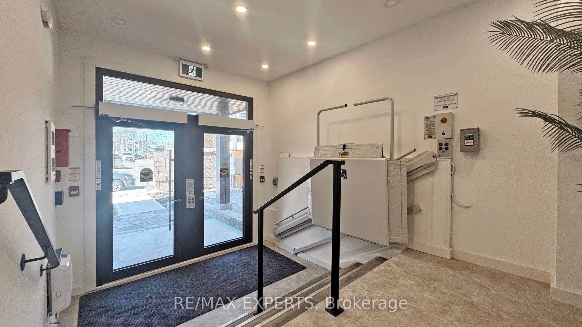 45 Connaught Avenue 103, Toronto, ON M4L 2V8 photo 4