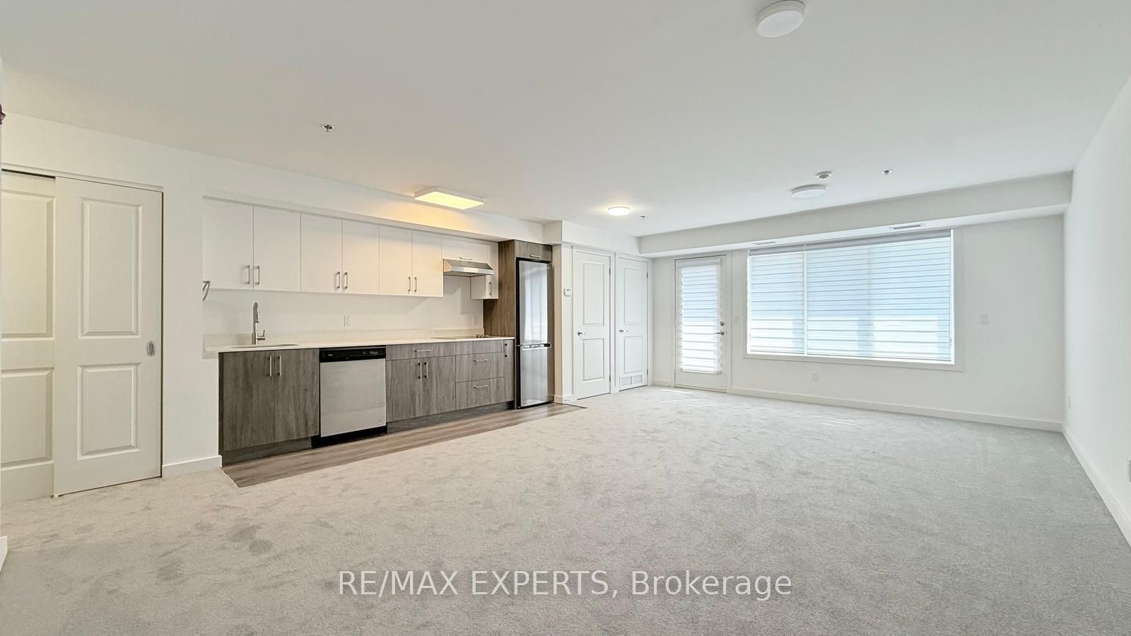 45 Connaught Avenue 404, Toronto, ON M4L 2V8 photo 2