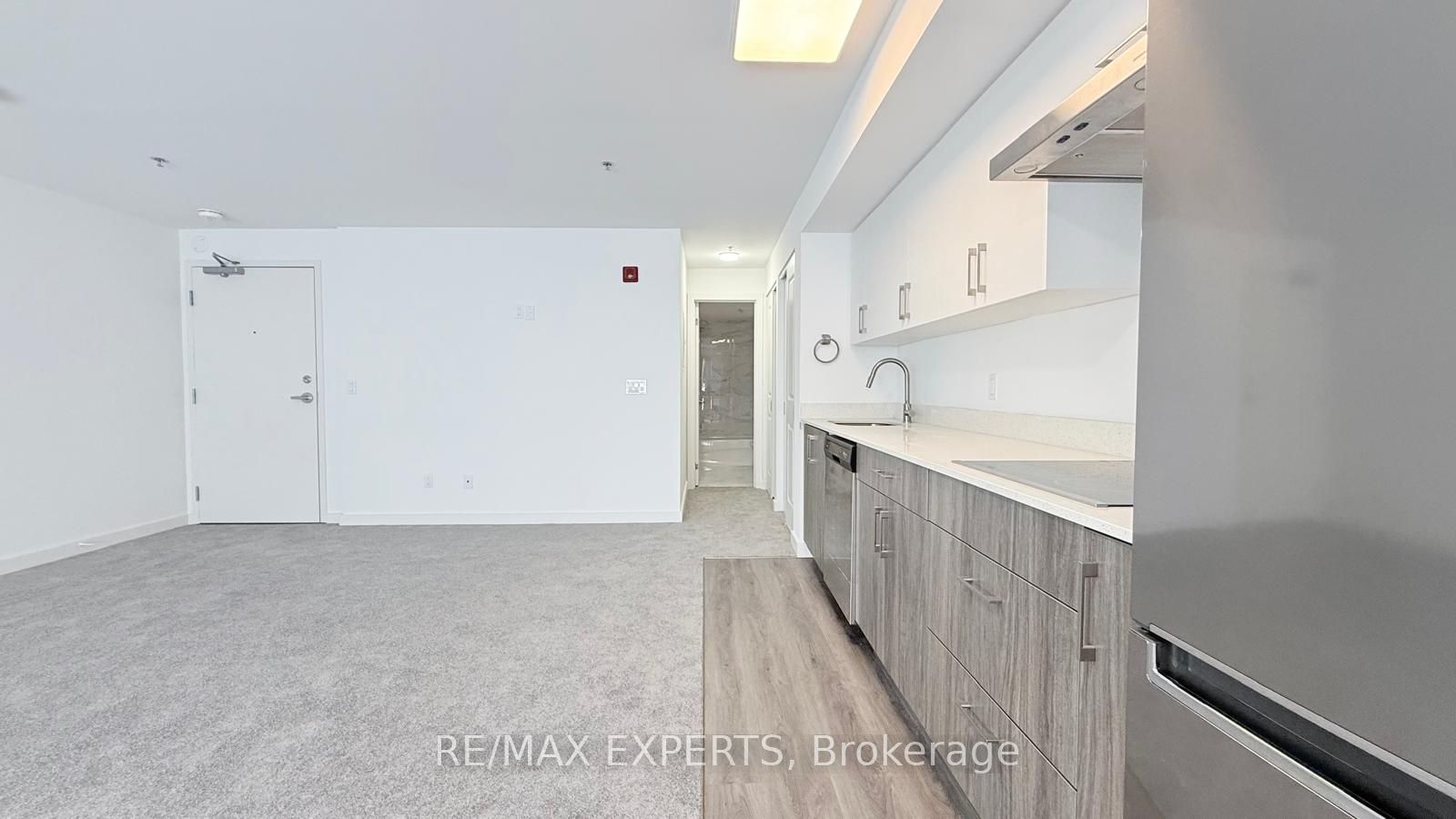 45 Connaught Avenue 404, Toronto, ON M4L 2V8 photo 3
