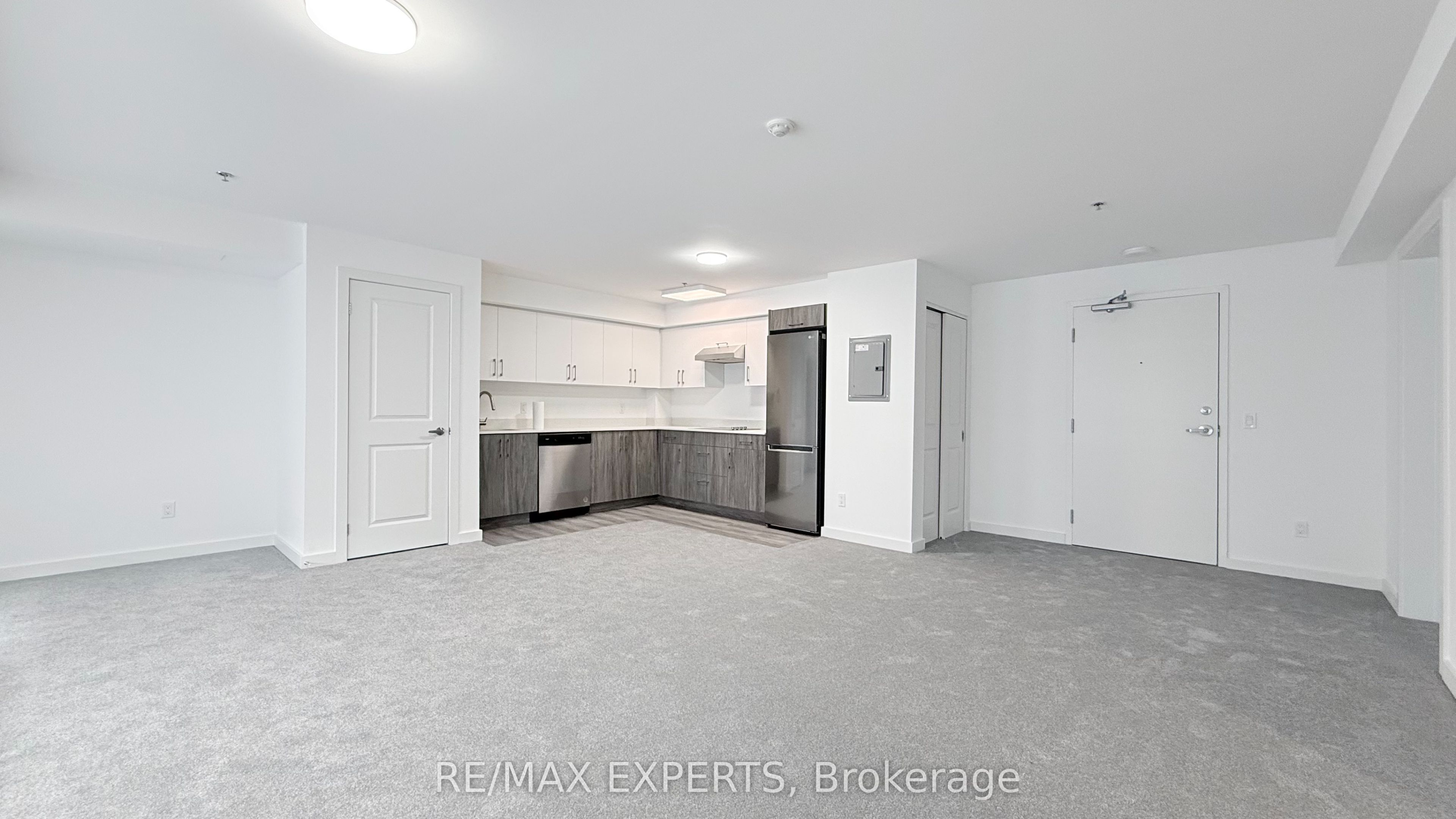 45 Connaught Avenue 402, Toronto, ON M4L 2V8 photo 2