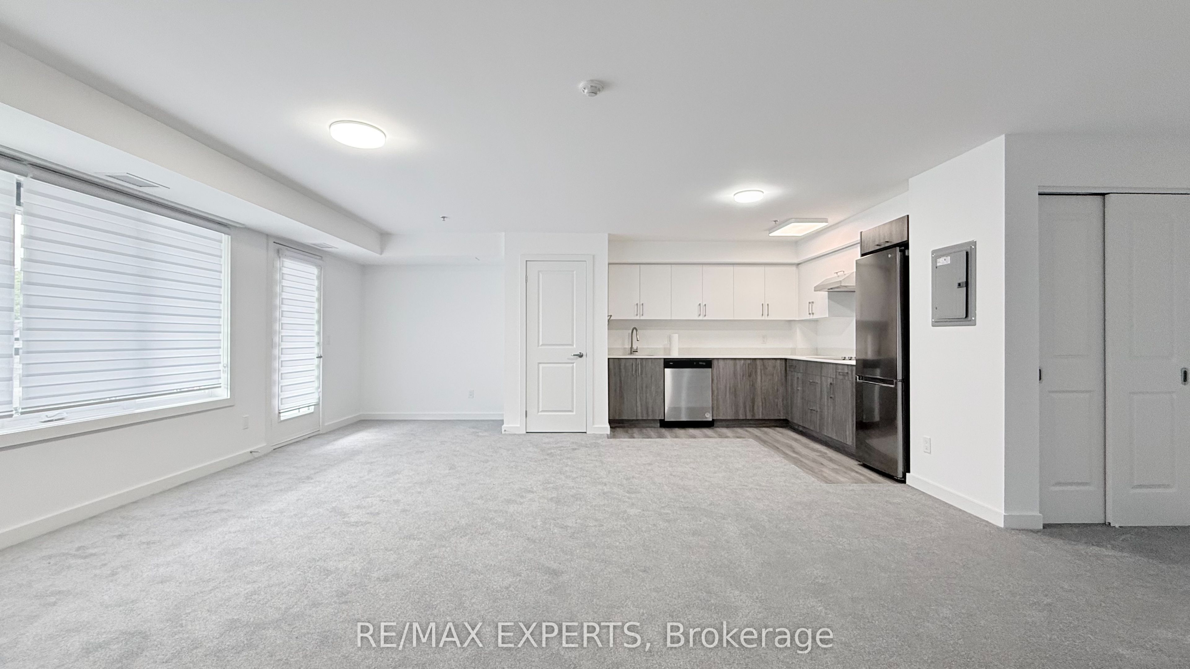 45 Connaught Avenue 402, Toronto, ON M4L 2V8 photo 3
