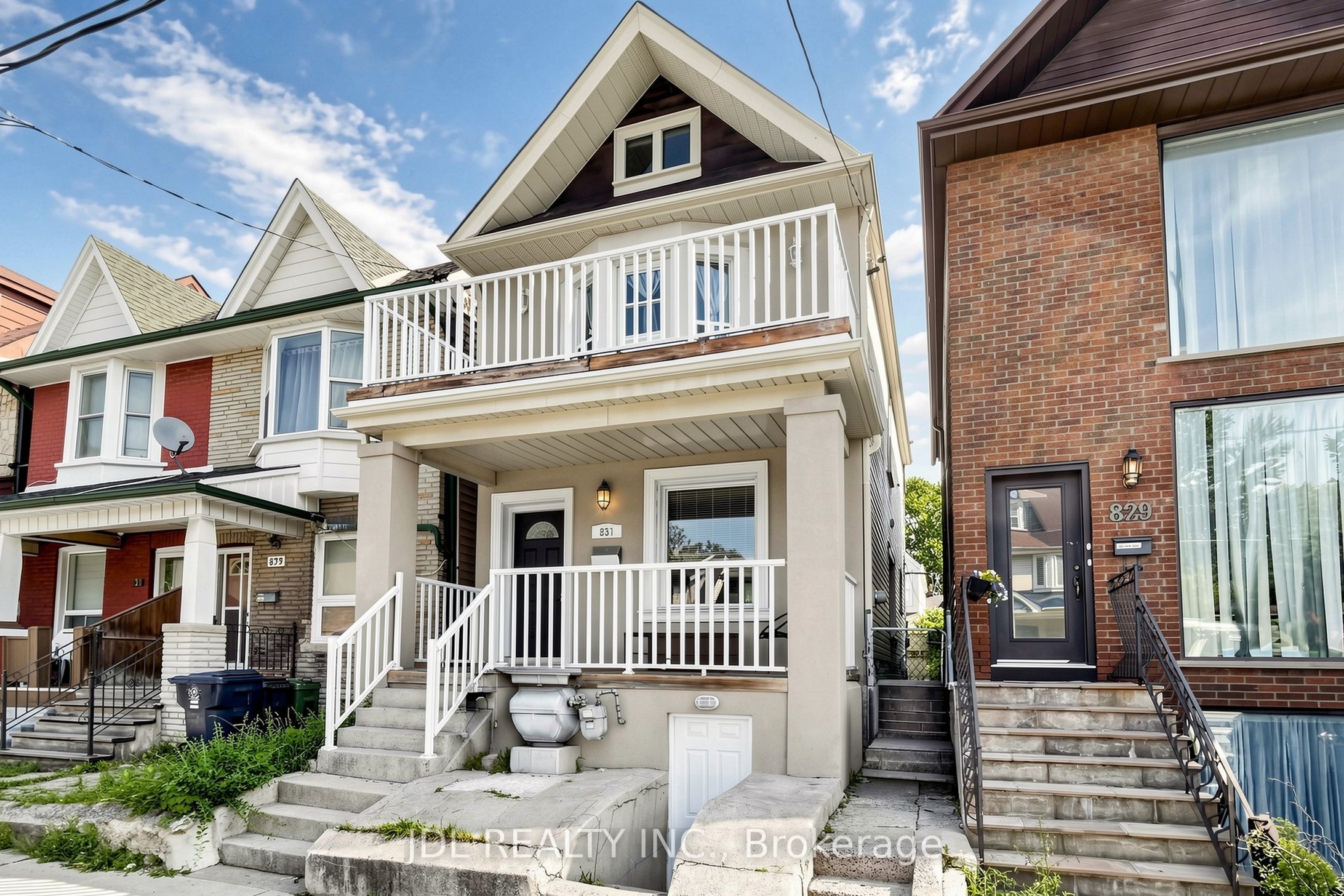 831 Pape Avenue, Toronto, ON M4K 3T4 photo 2