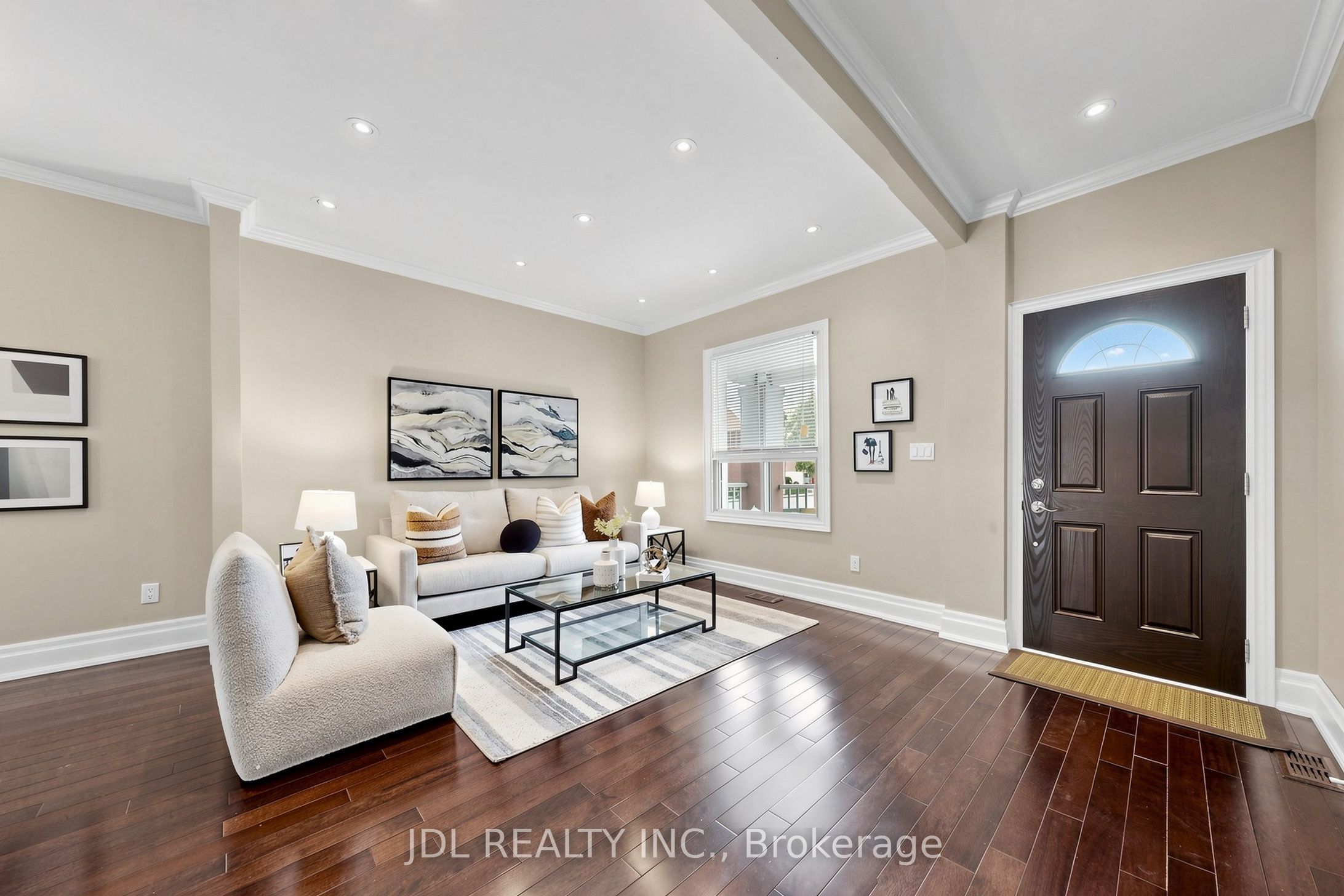 831 Pape Avenue, Toronto, ON M4K 3T4 photo 4