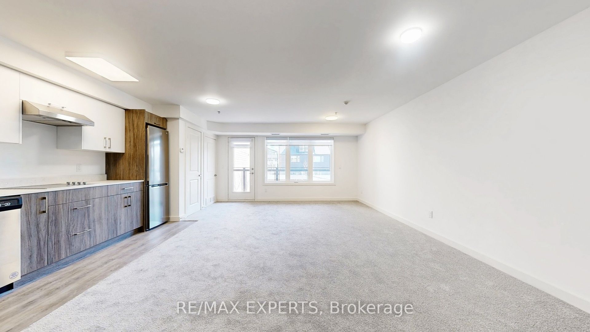45 Connaught Avenue 203, Toronto, ON M4L 2V8 photo 2