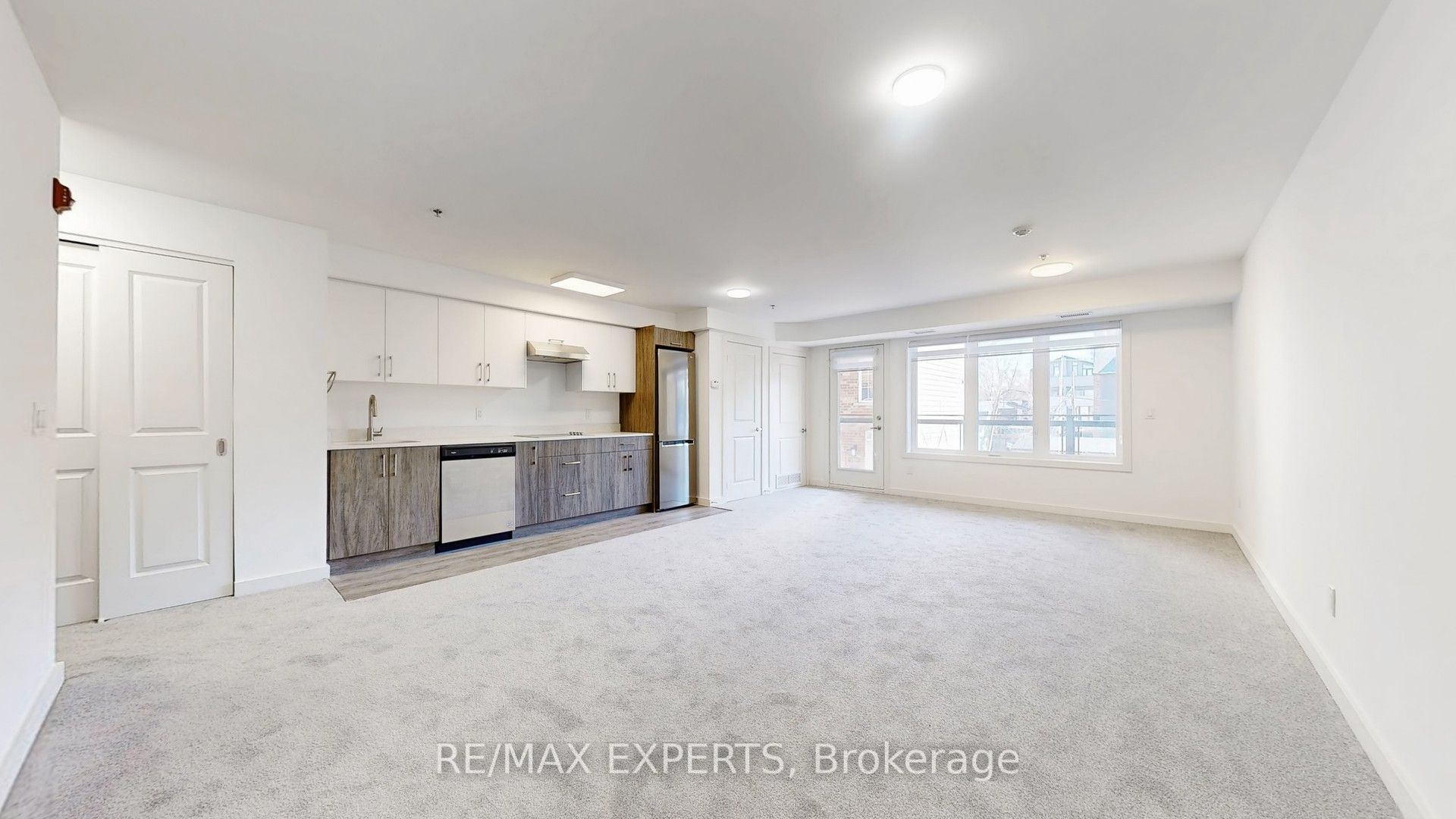 45 Connaught Avenue 203, Toronto, ON M4L 2V8 photo 3