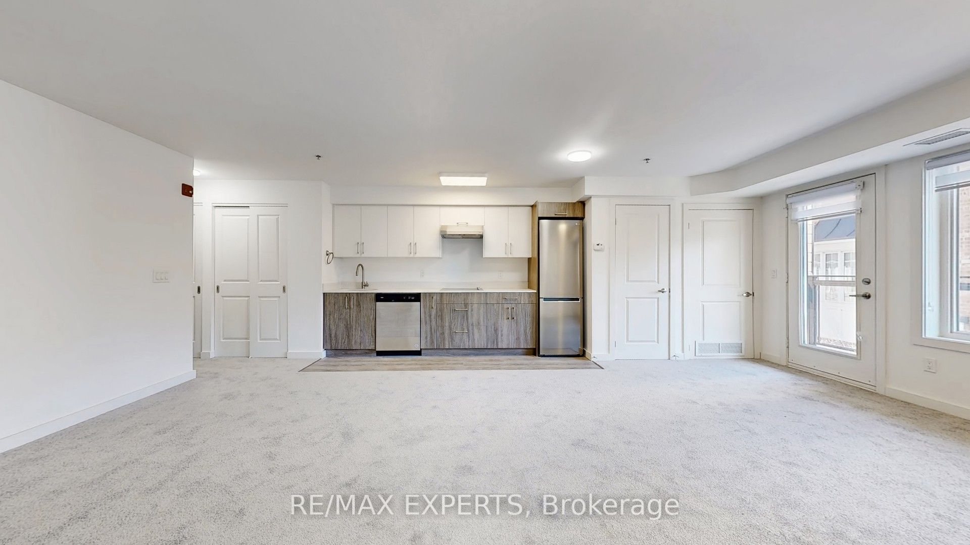 45 Connaught Avenue 203, Toronto, ON M4L 2V8 photo 4