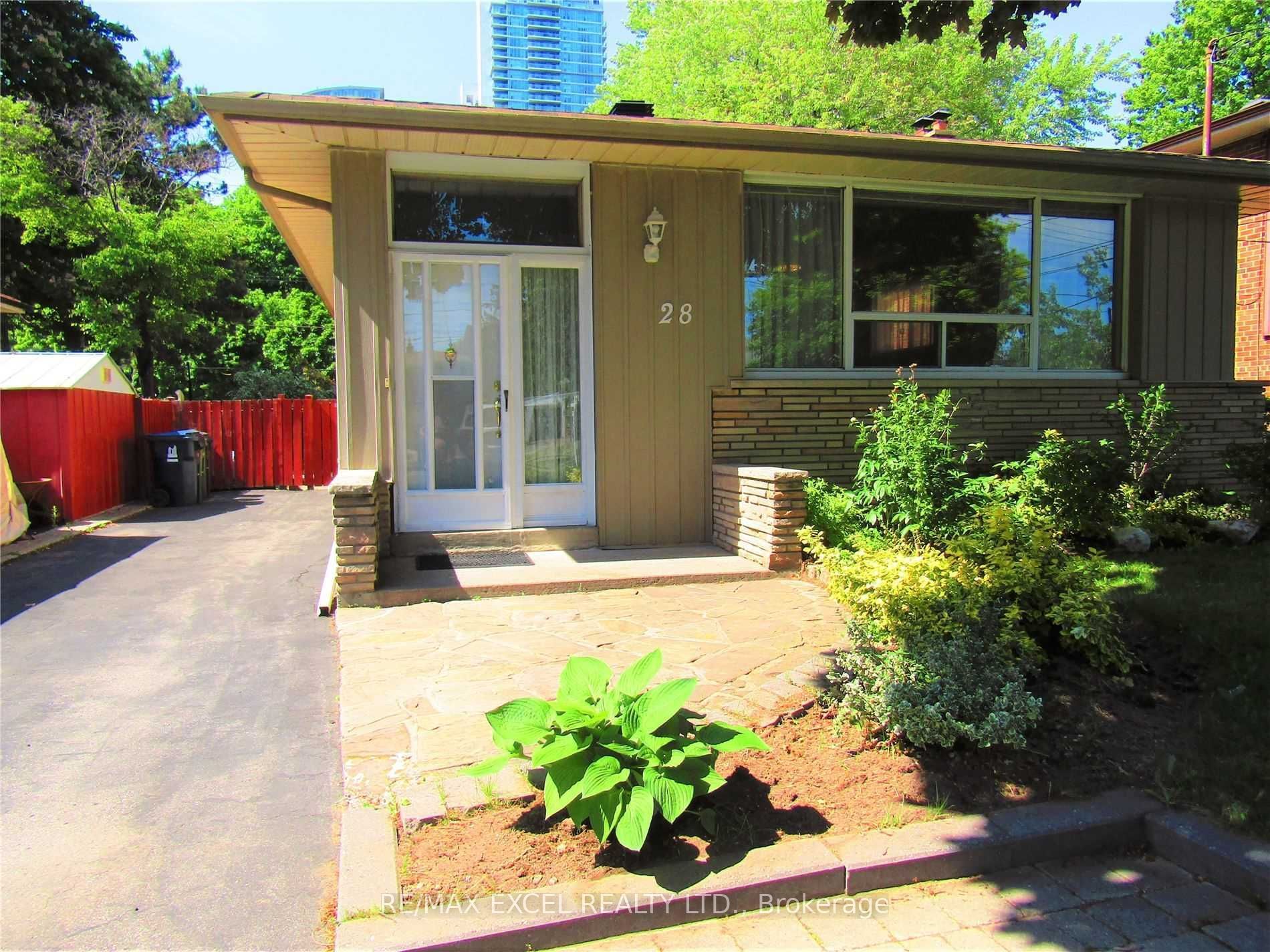 28 Aspendale Drive Main, Toronto, ON M1P 4J6