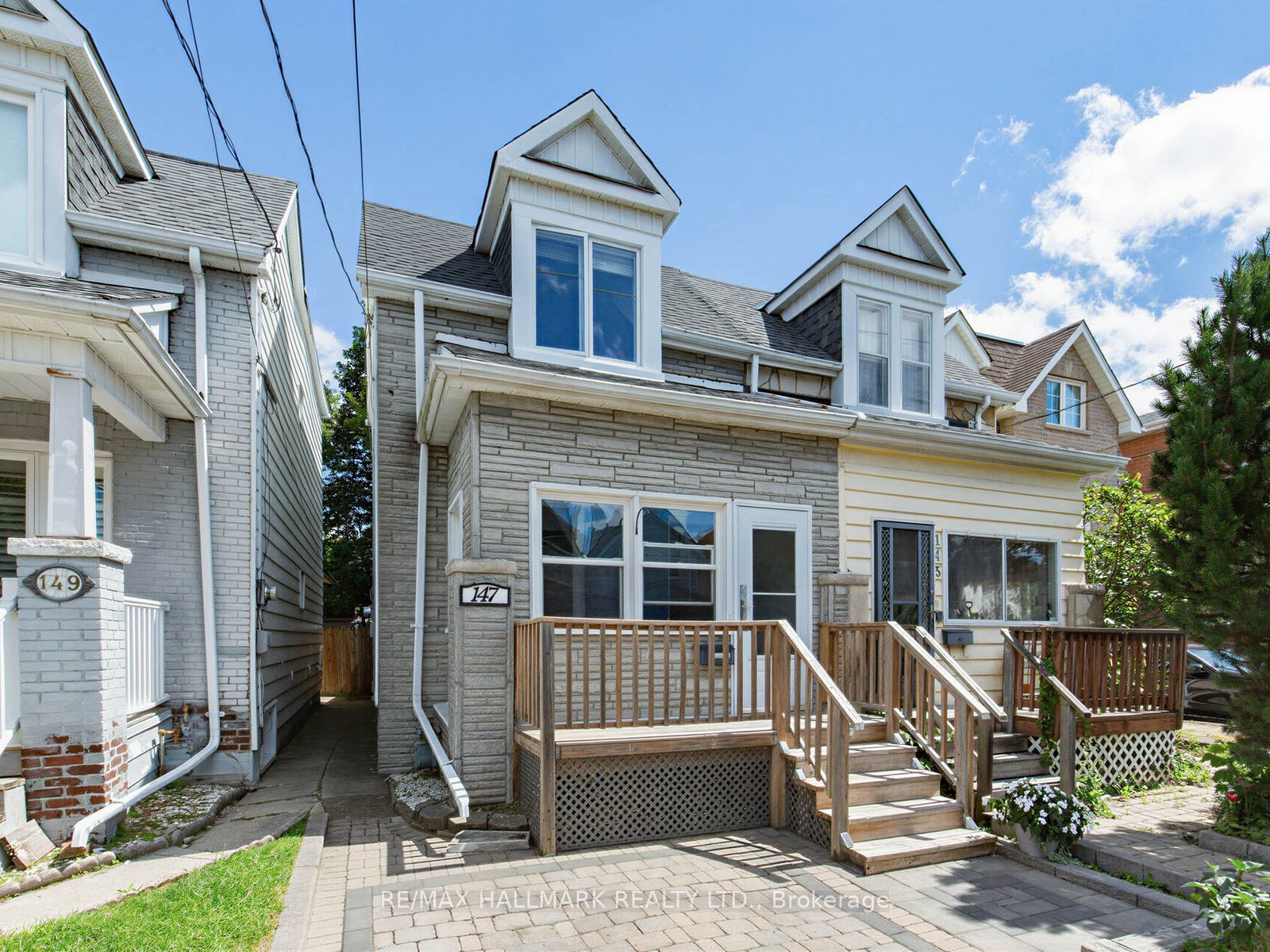 147 Chisholm Avenue, Toronto, ON M4C 4V9 photo 2