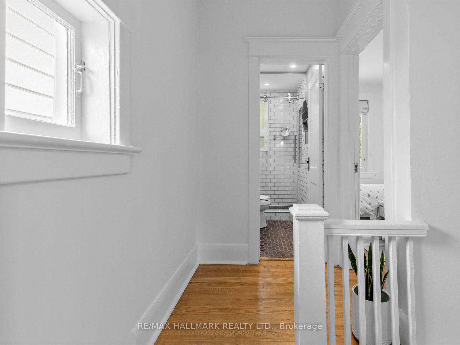 147 Chisholm Avenue, Toronto, ON M4C 4V9 photo 5