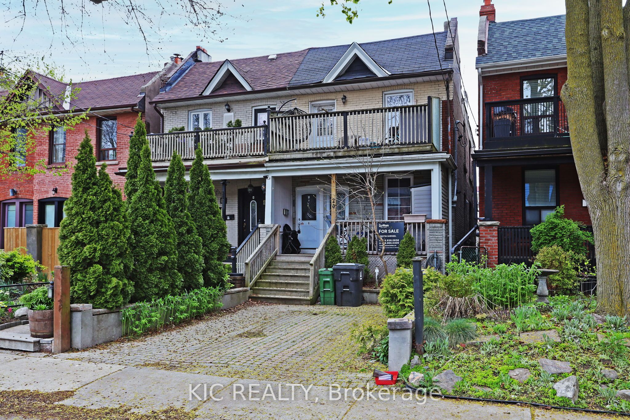 20 Ashdale Avenue, Toronto, ON M4L 2Y7 photo 2