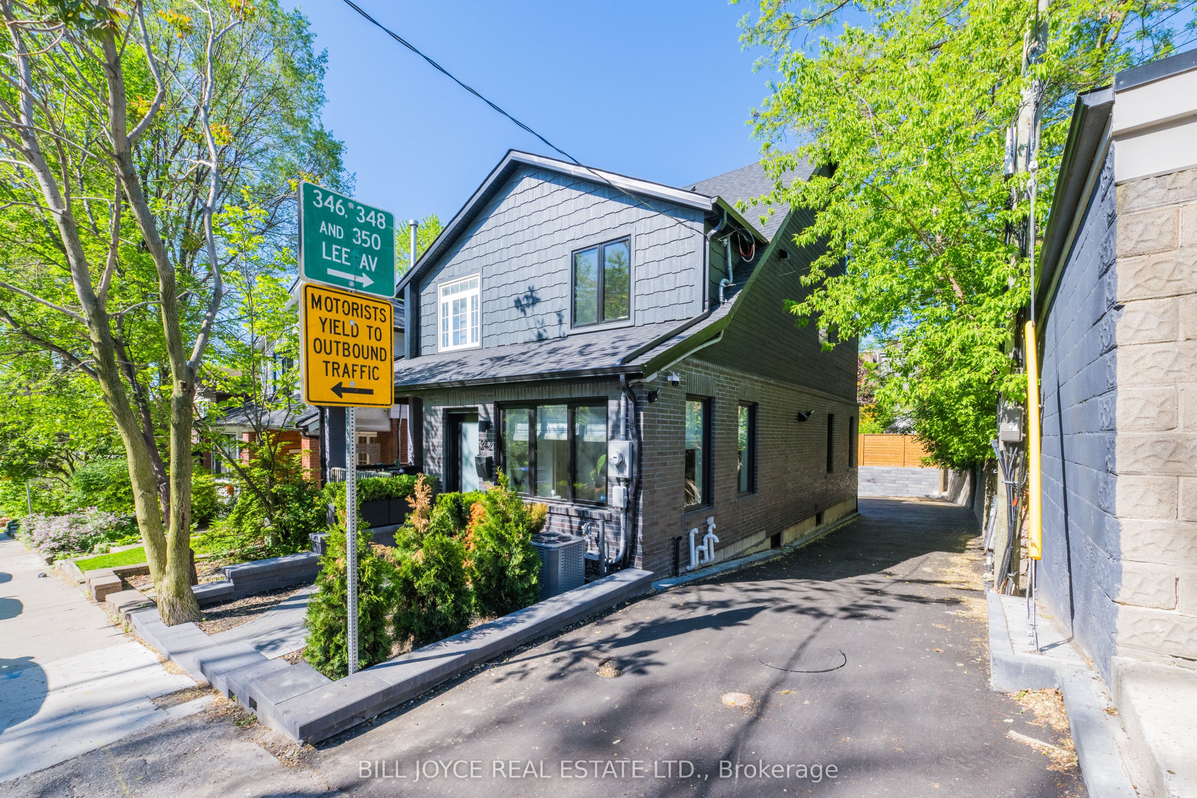 350 Lee Avenue, Toronto, ON M4E 2P8 photo 2