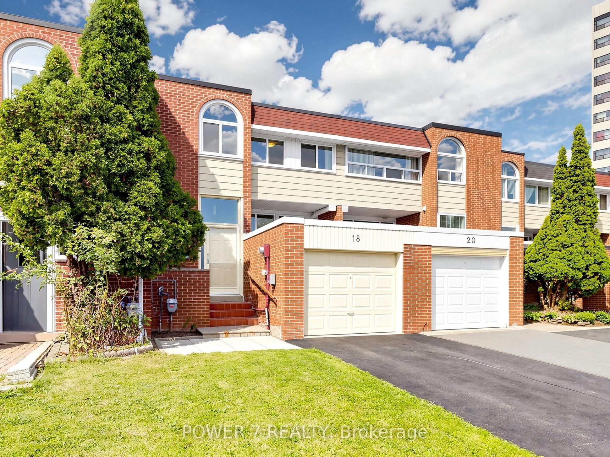 18 Sprucewood Court, Toronto, ON M1W 2K3 photo 2