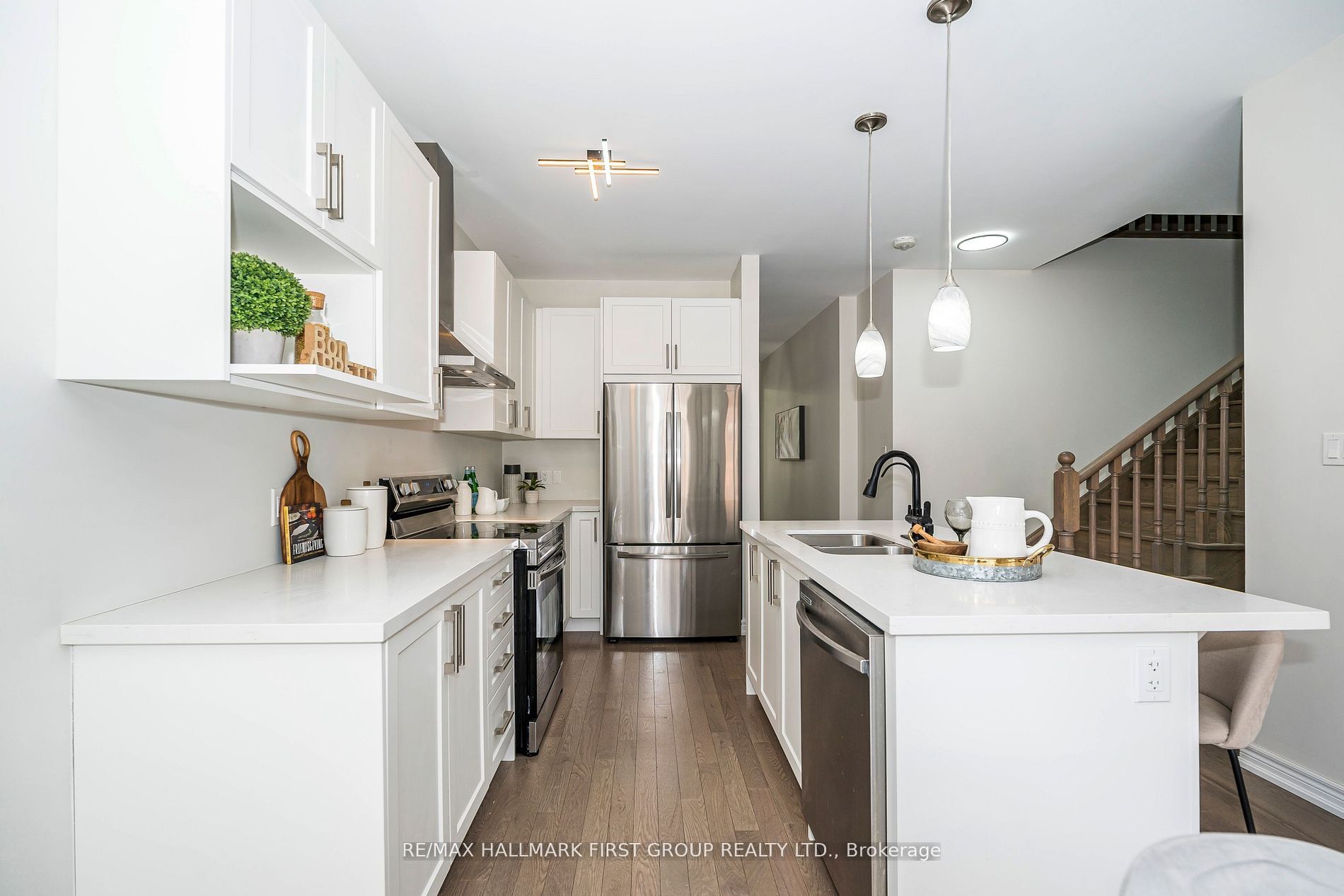 49 Walter Clifford Nesbitt Drive, Whitby, ON L1P 0G5 photo 5