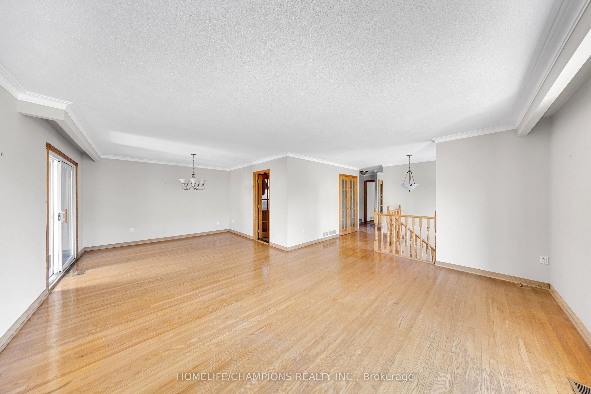 2 Altair Avenue, Toronto, ON M1W 1A4 photo 4