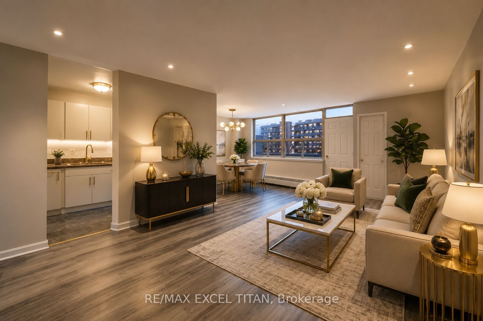 5 Glamorgan Avenue 814, Toronto, ON M1P 4P1 photo 3