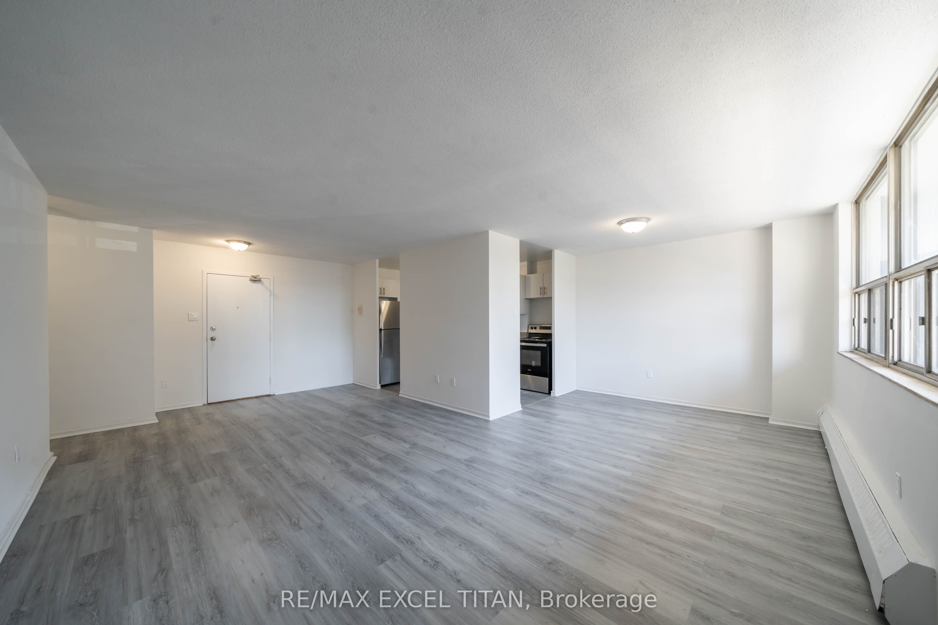 5 Glamorgan Avenue 814, Toronto, ON M1P 4P1 photo 5