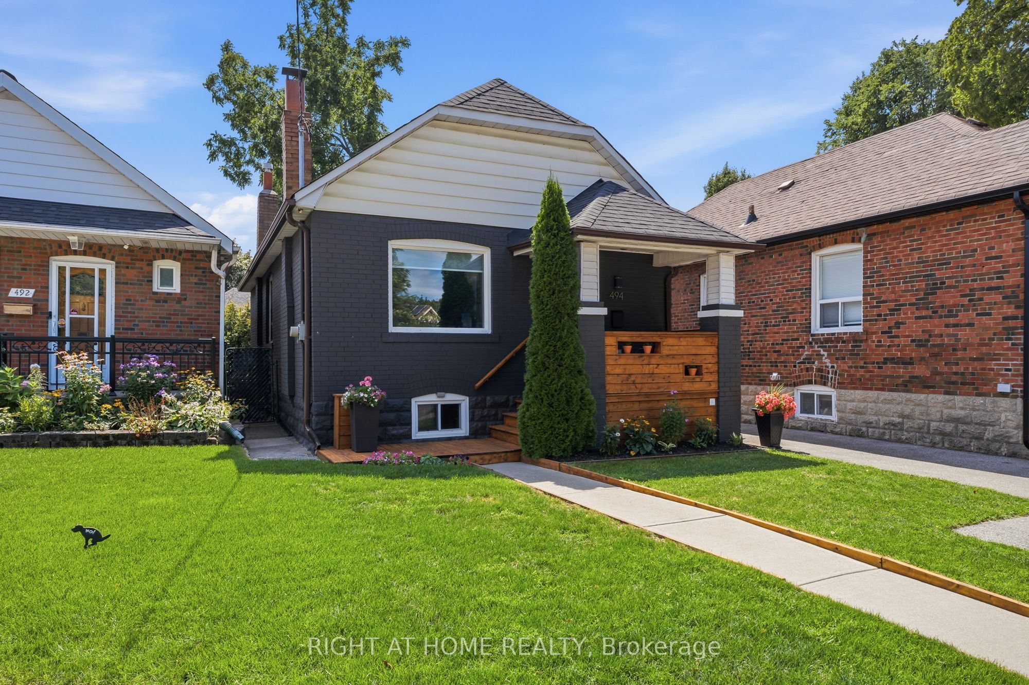 494 Donlands Avenue, Toronto, ON M4J 3S6 photo 2