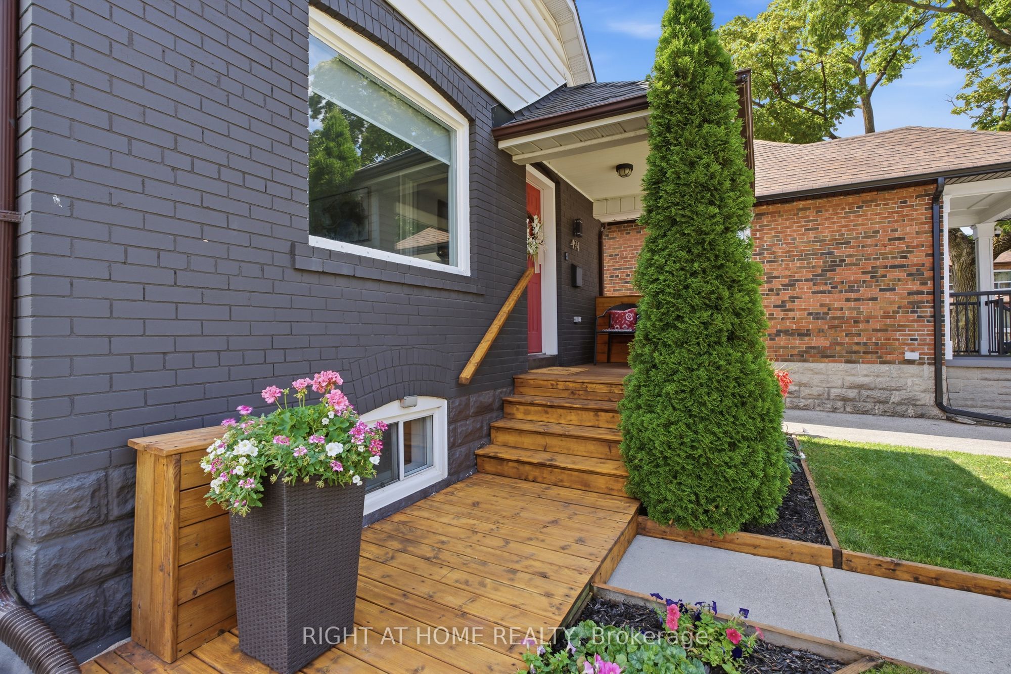 494 Donlands Avenue, Toronto, ON M4J 3S6 photo 4
