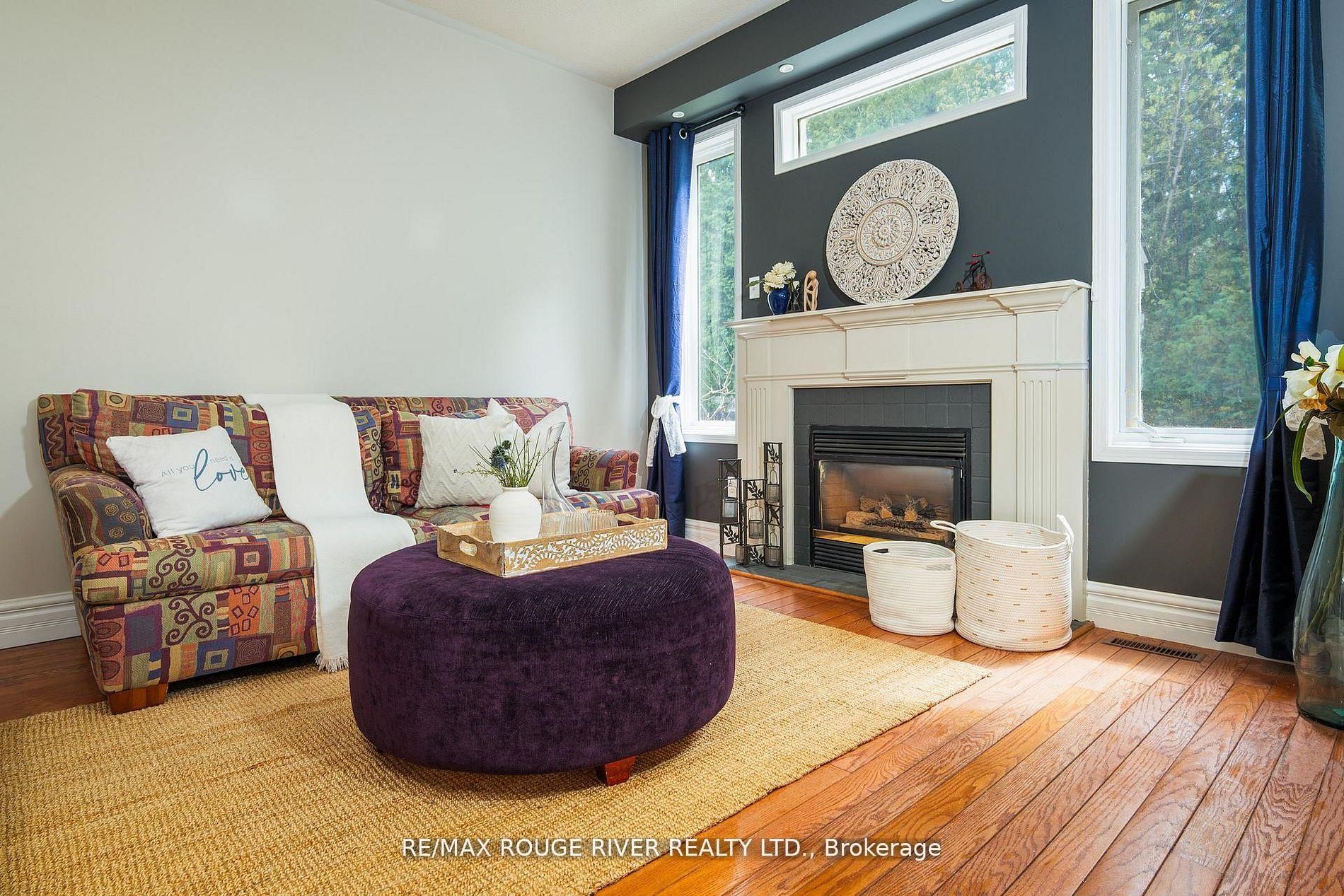 433 Woodsmere Crescent, Pickering, ON L1V 7A4 photo 4