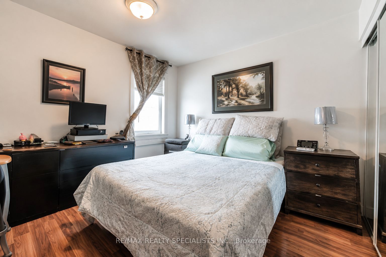 1659 Gerrard Street E, Toronto, ON M4L 2A9 photo 3