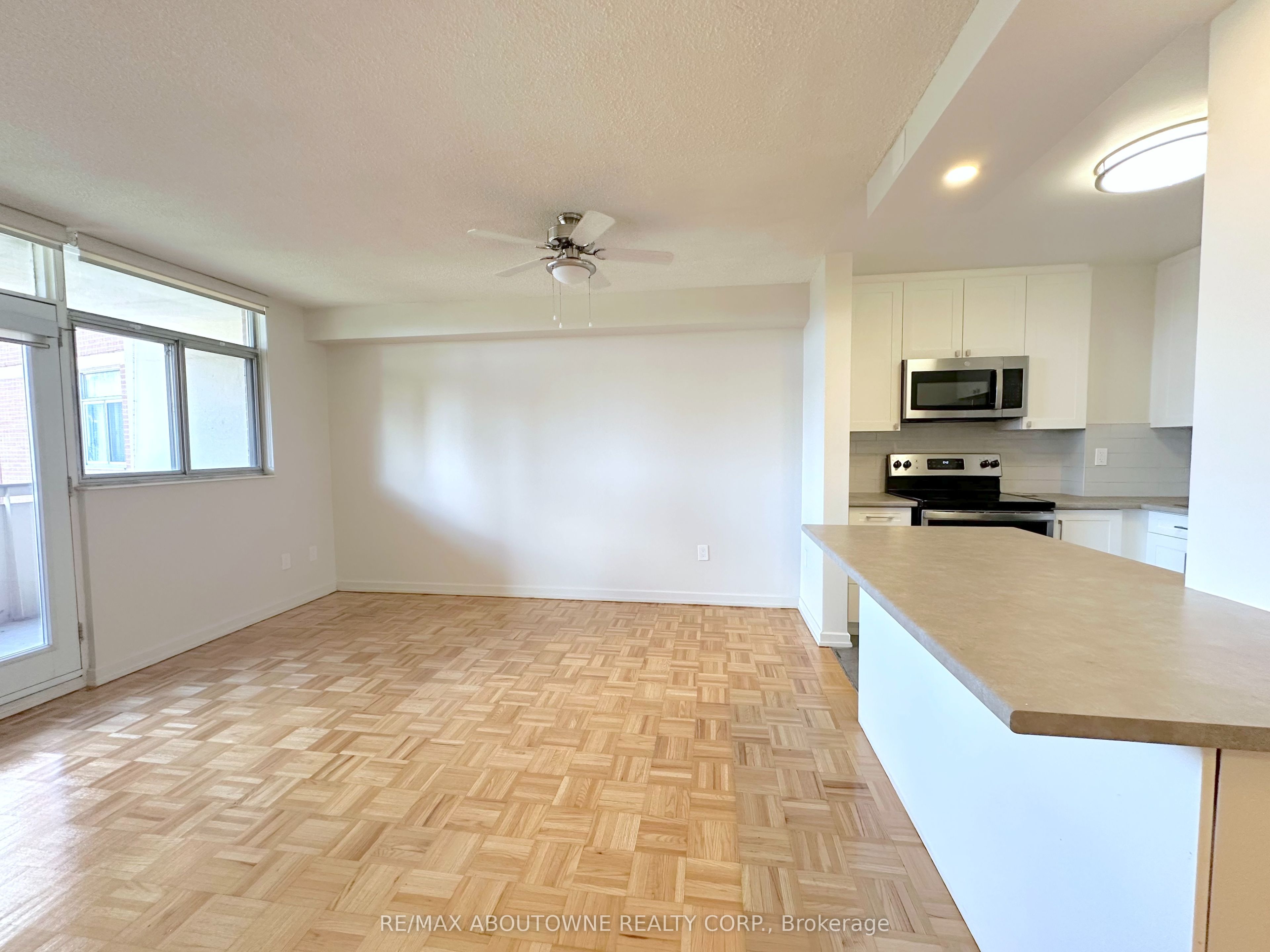 30 Denton Avenue 519, Toronto, ON M1L 4P2 photo 3