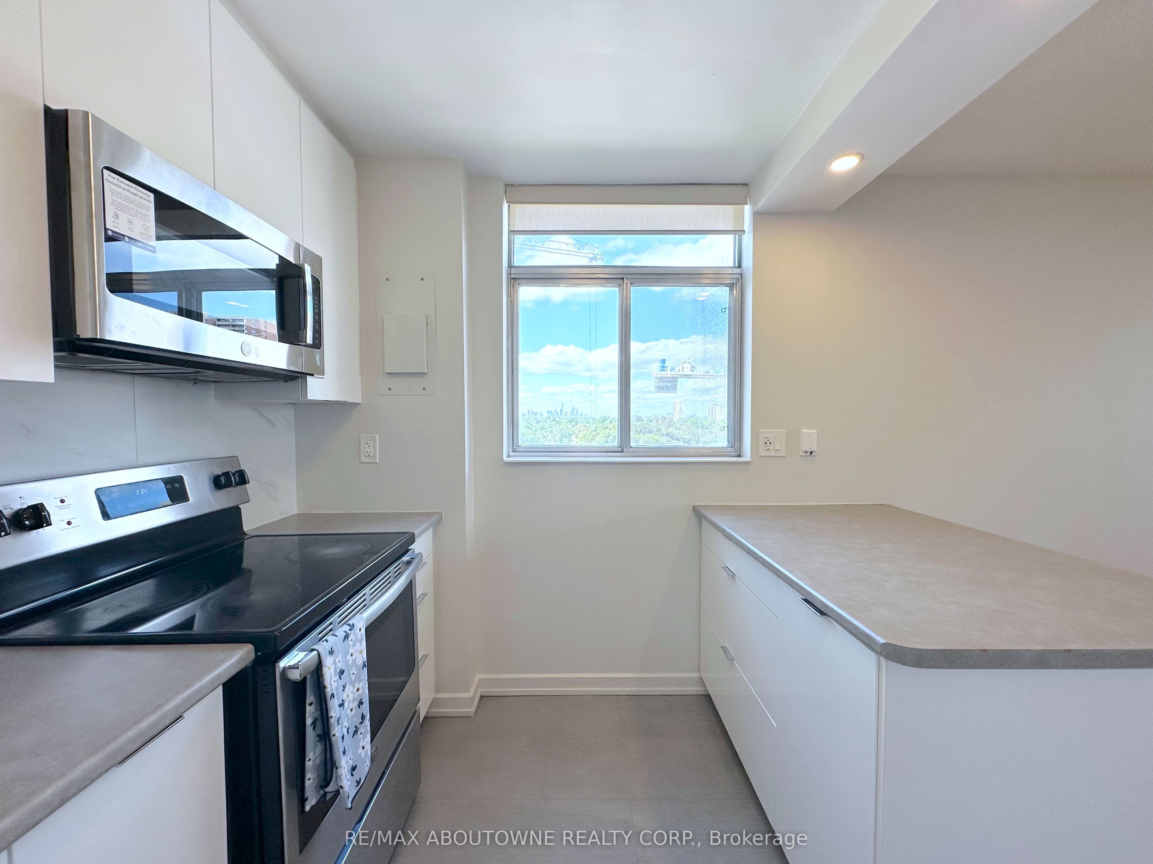 30 Denton Avenue 925, Toronto, ON M1L 4P2 photo 3