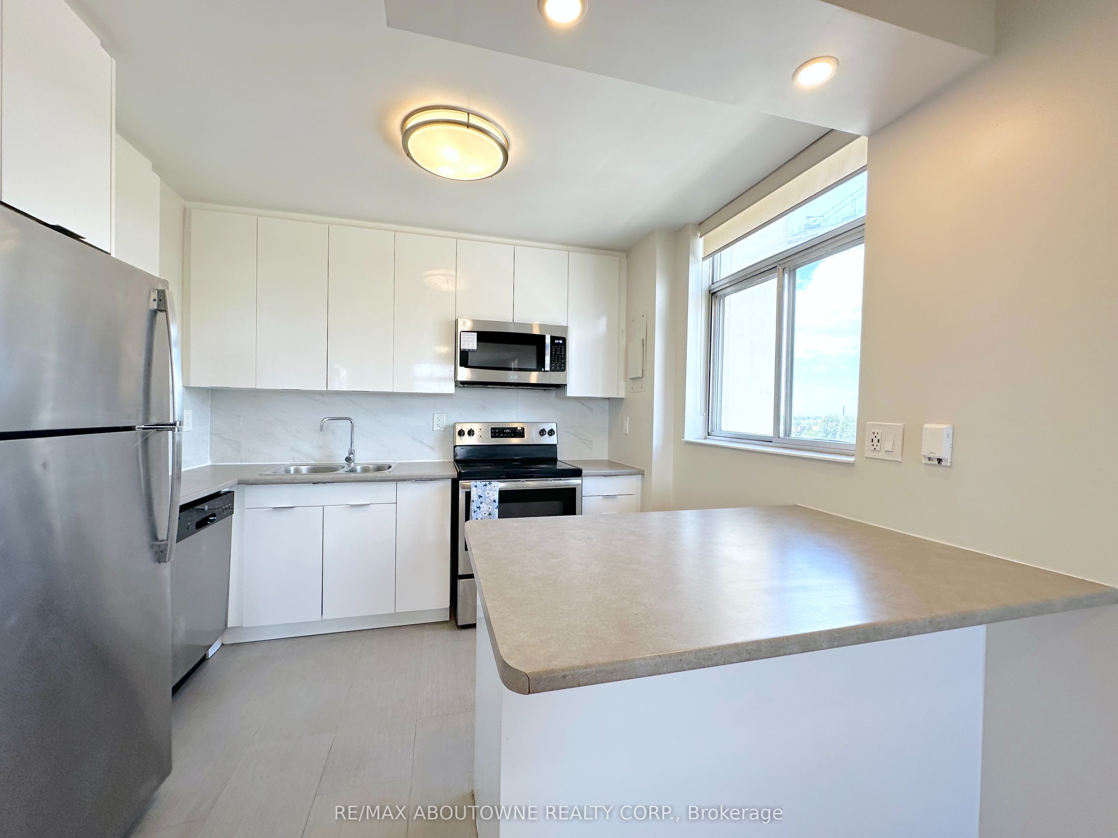 30 Denton Avenue 925, Toronto, ON M1L 4P2 photo 5