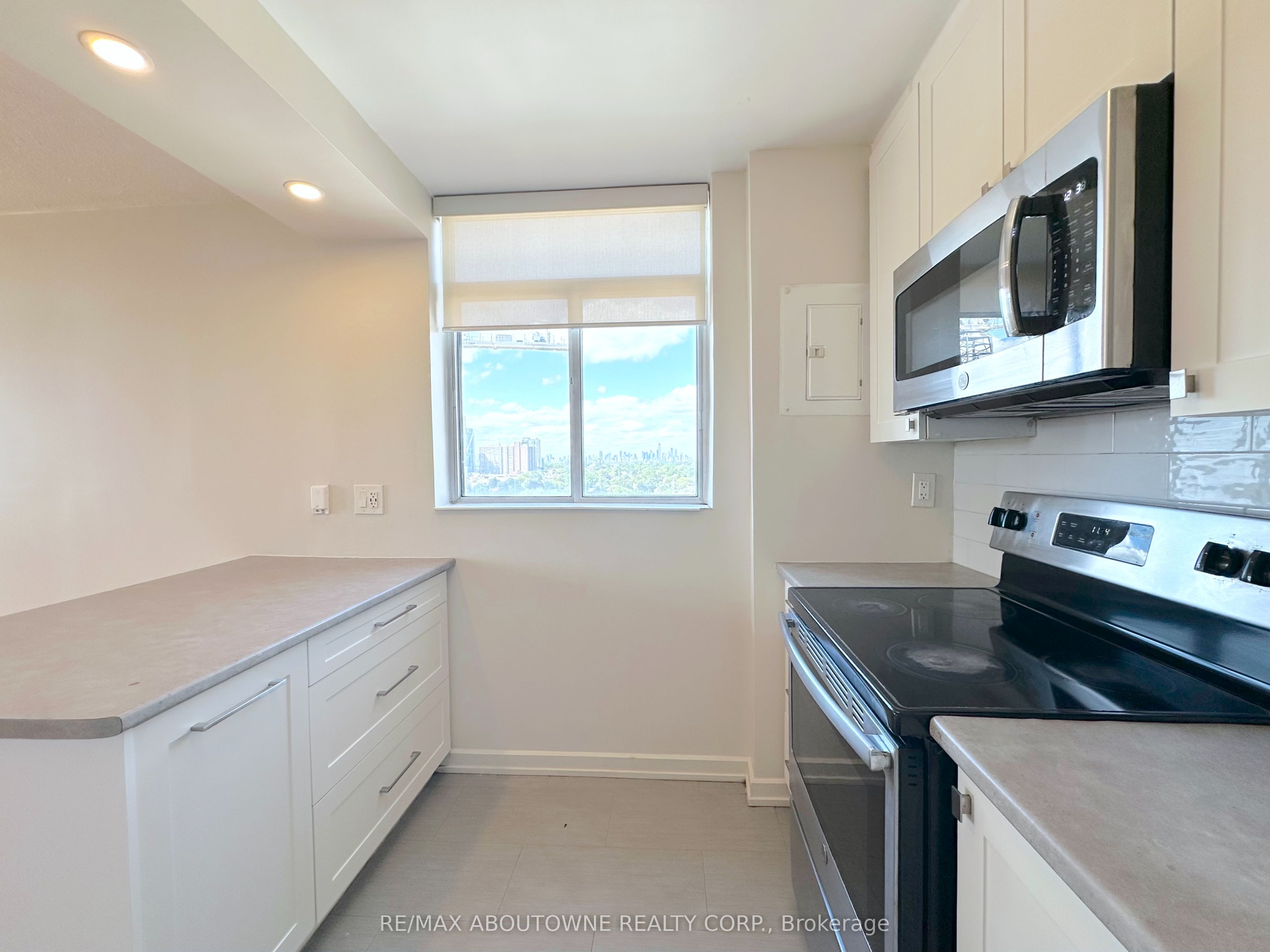 30 Denton Avenue 1524, Toronto, ON M1L 4P2 photo 5
