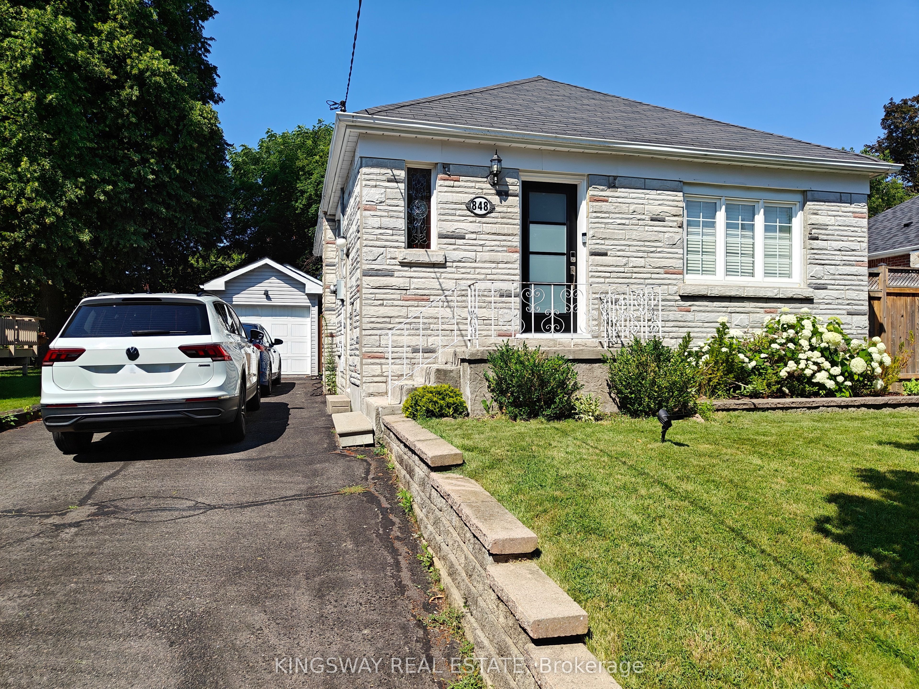 848 Grierson Street, Oshawa, ON L1G 5J9