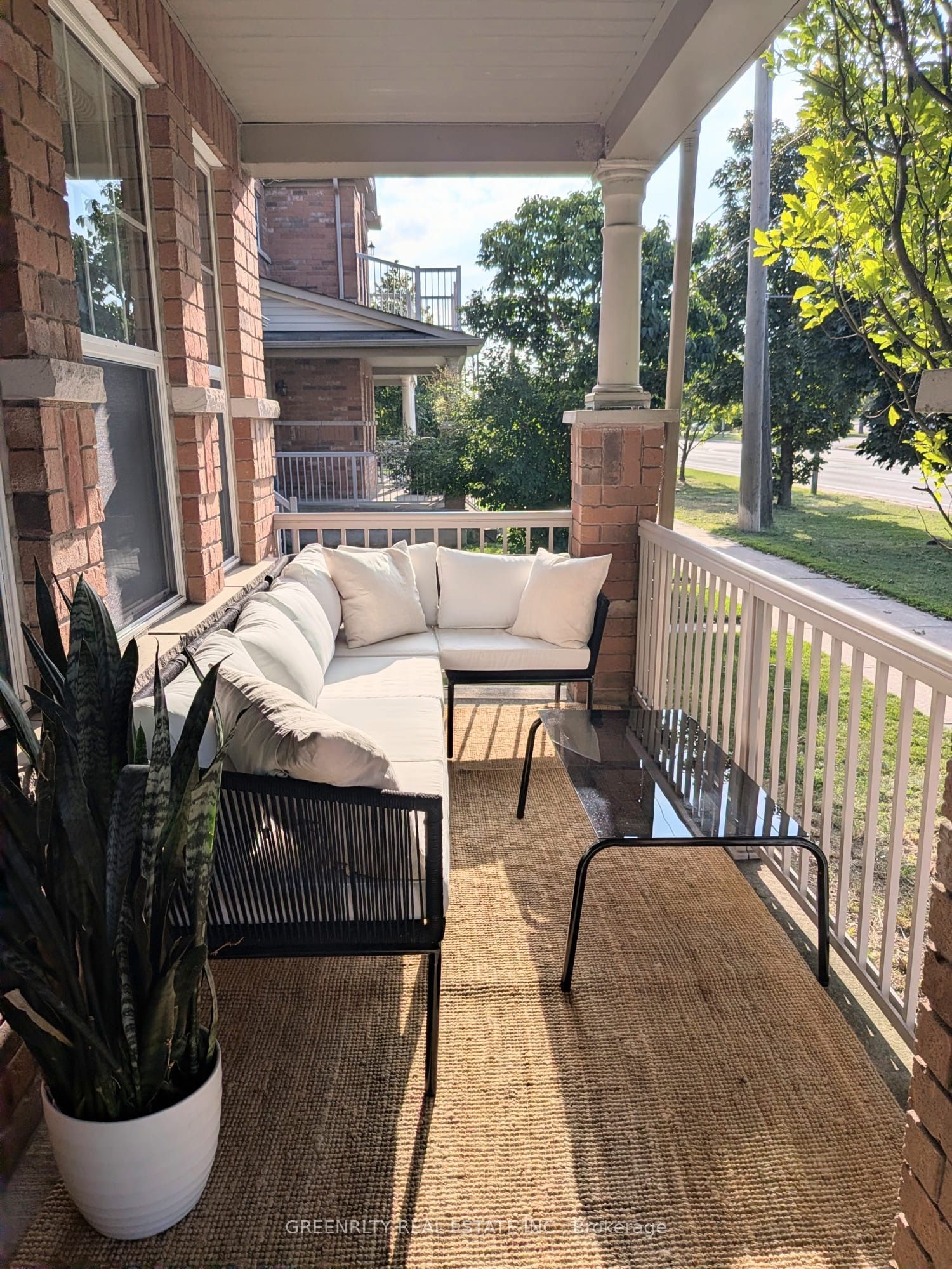 5539 Lawrence Avenue E, Toronto, ON M1C 5K4 photo 2