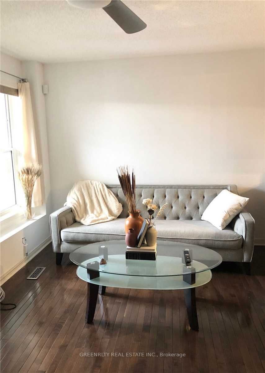 5539 Lawrence Avenue E, Toronto, ON M1C 5K4 photo 5