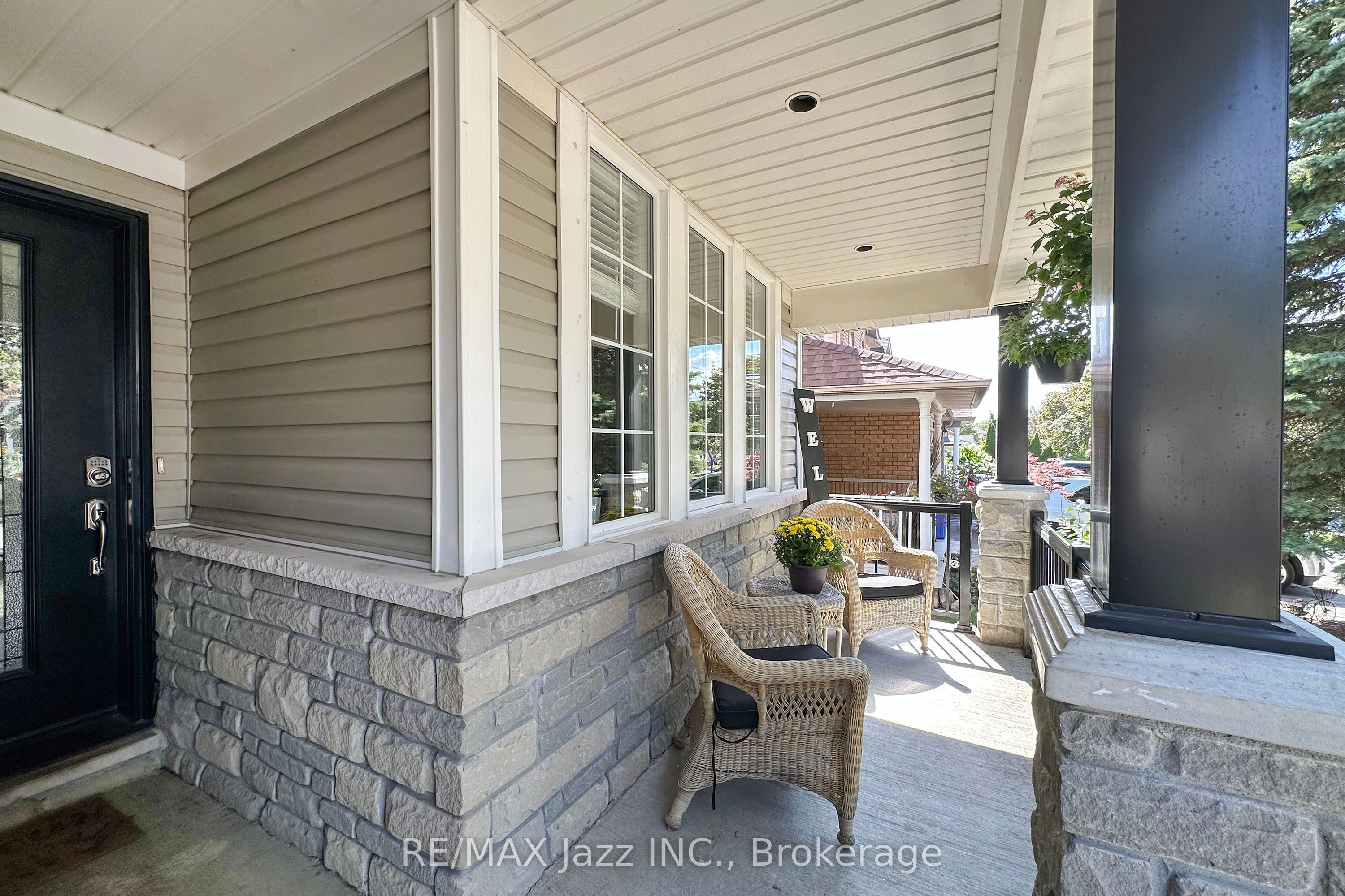 54 Melody Drive, Whitby, ON L1M 1K6 photo 3
