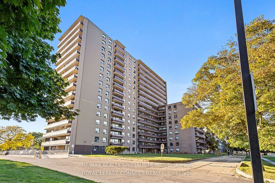 180 Markham Road 1201, Toronto, ON M1M 2Z9