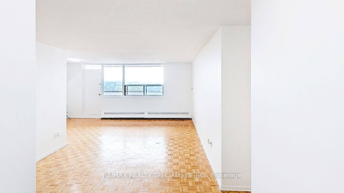 180 Markham Road 1201, Toronto, ON M1M 2Z9 photo 4