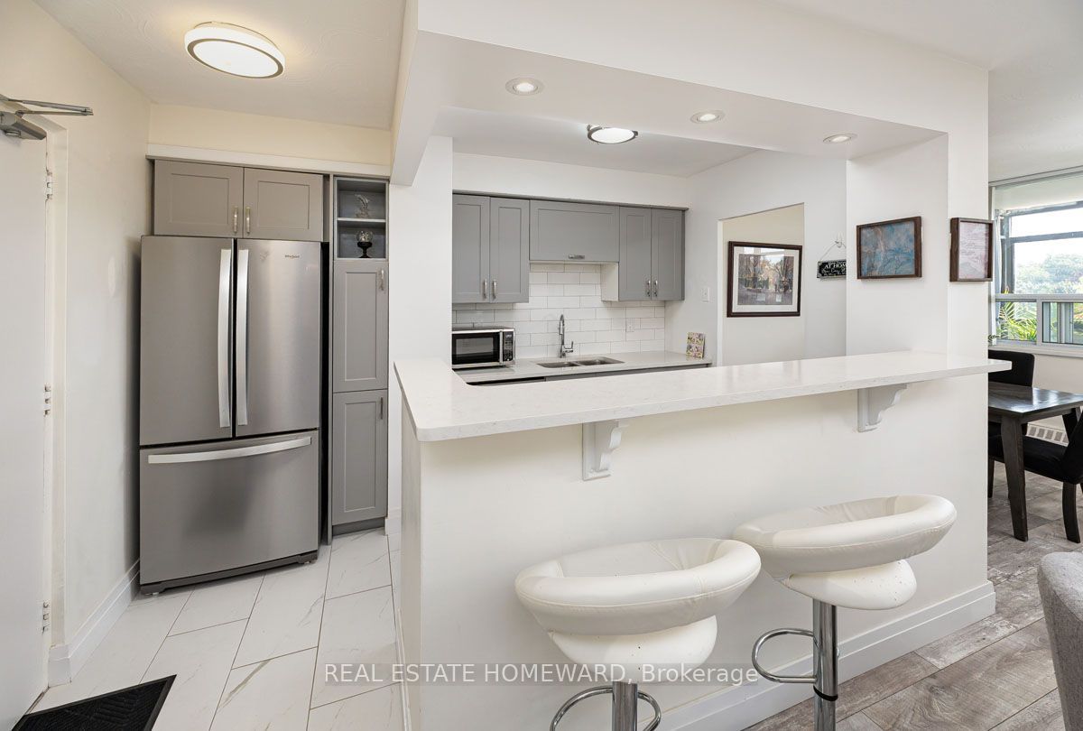 3311 Kingston Road 604, Toronto, ON M1M 1R1 photo 4