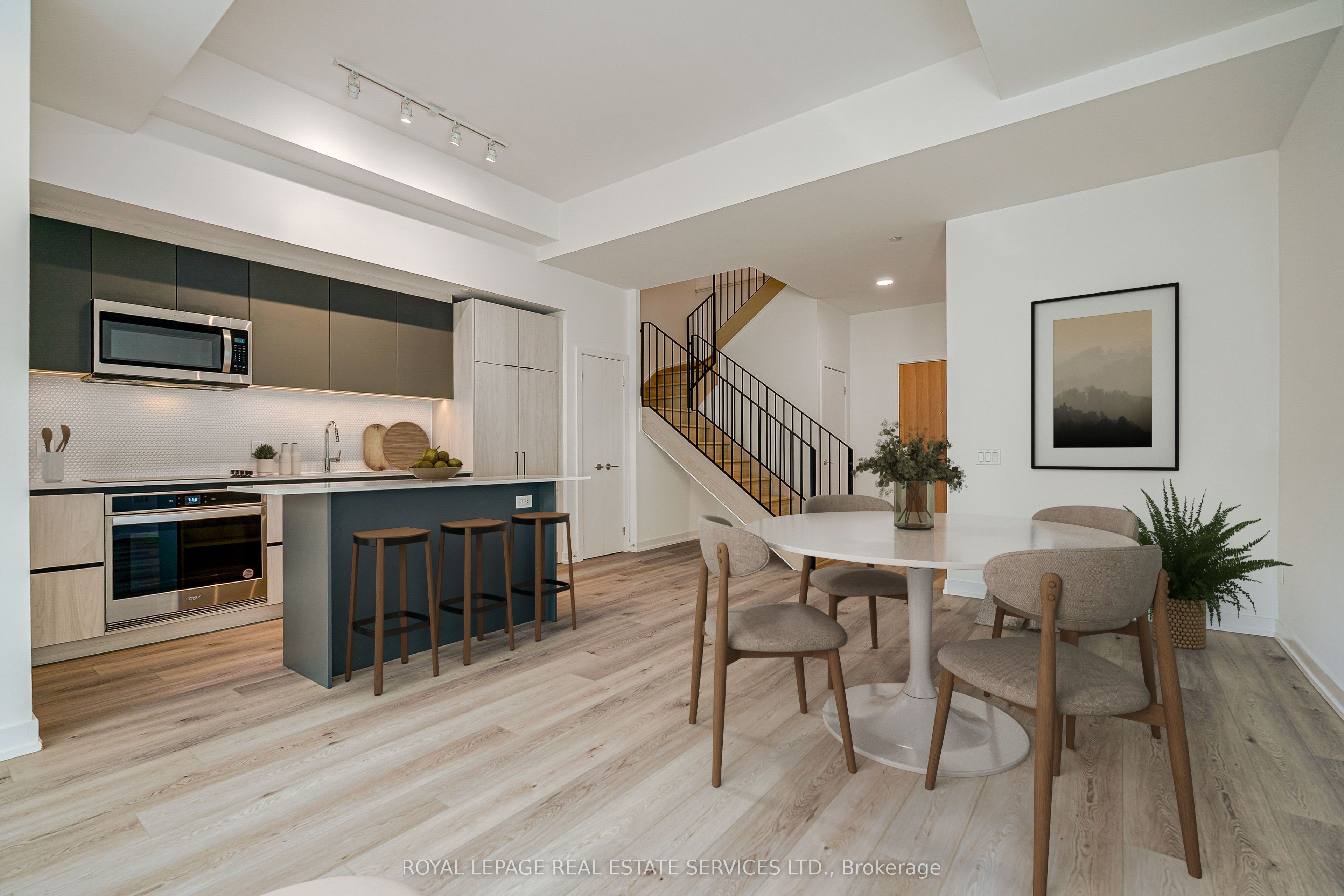 156 Logan Avenue 131, Toronto, ON M4M 0E4 photo 4
