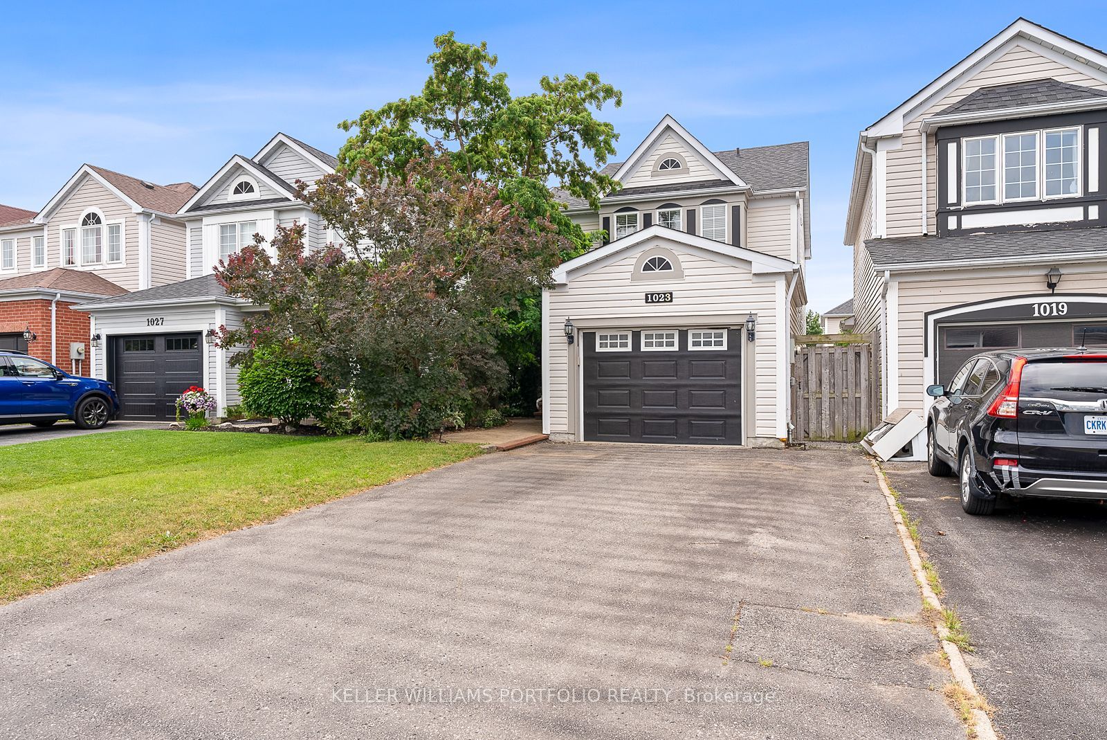 1023 Roseheath Street, Oshawa, ON L1K 2P9 photo 2