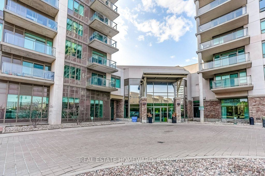 1215 Bayly Street 501, Pickering, ON L1W 0B4 photo 4