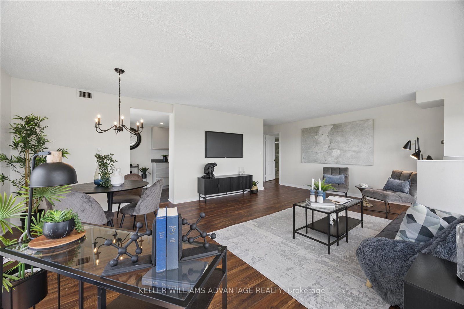 712 Rossland Road E 903, Whitby, ON L1N 9E8 photo 4