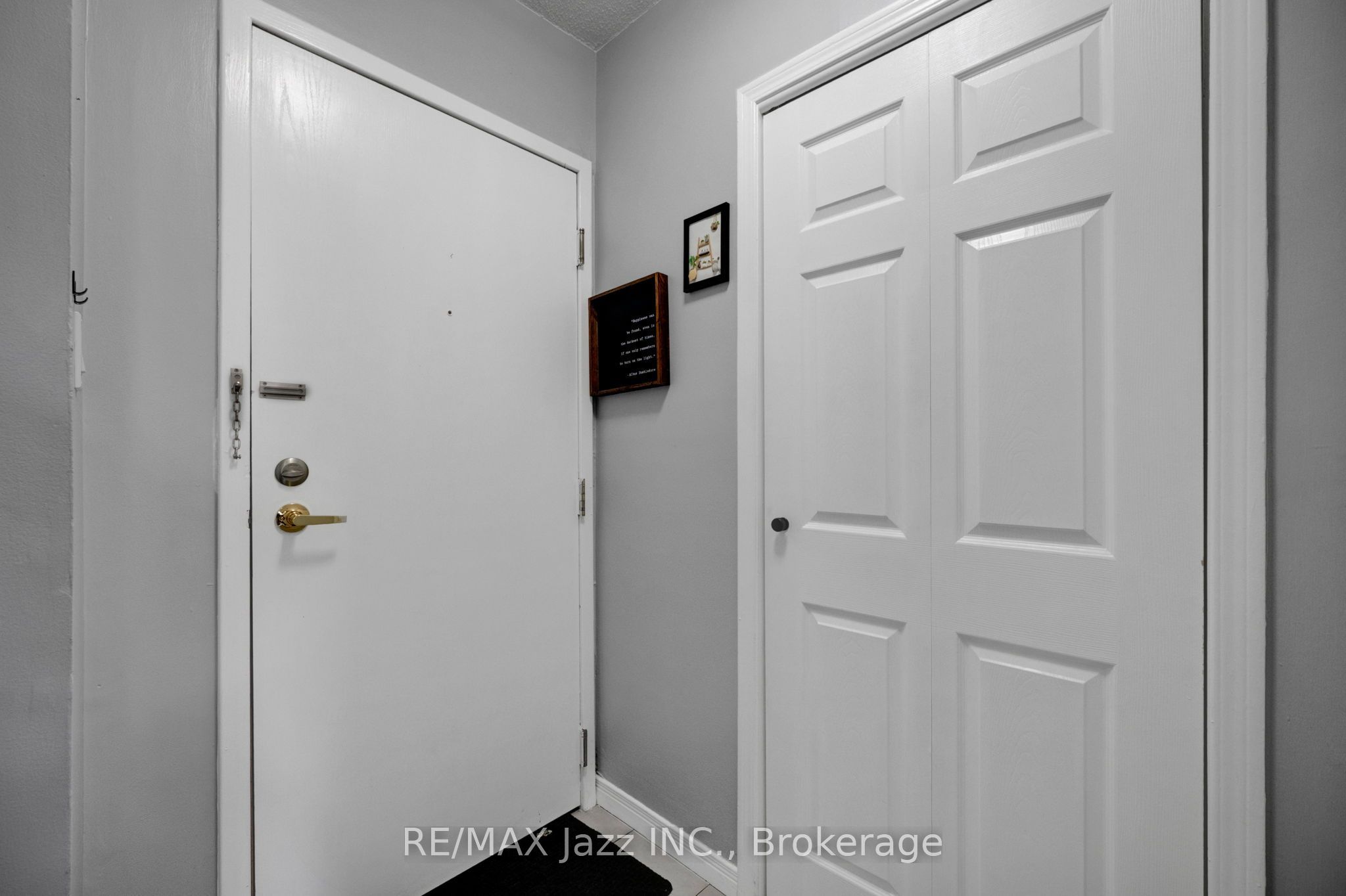 80 Athol Street E 608, Oshawa, ON L1H 8B7 photo 2