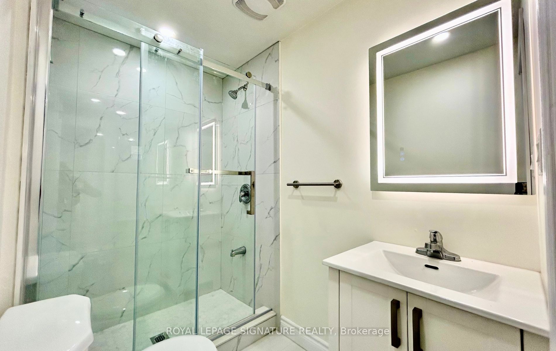 214 Flood Avenue Bsmt, Clarington, ON L1B 0W6 photo 5