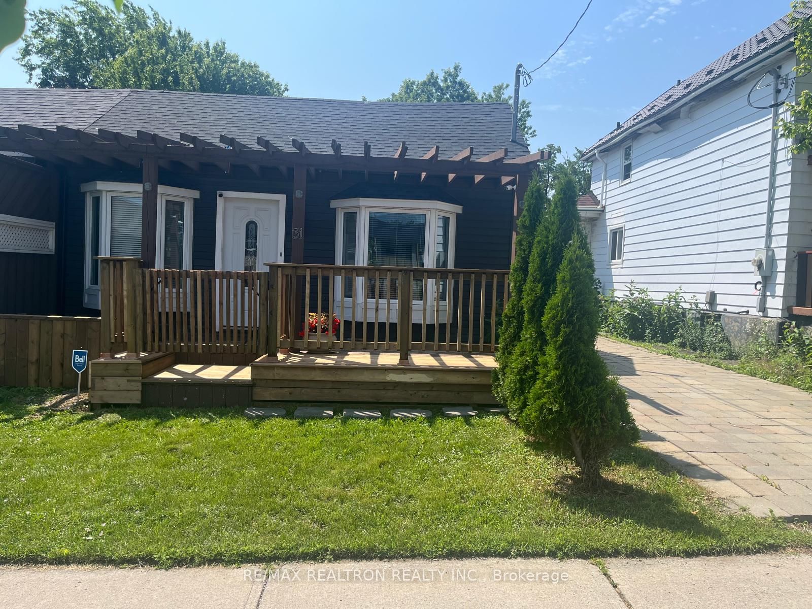 31 Albany Street, Oshawa, ON L1H 2Y9