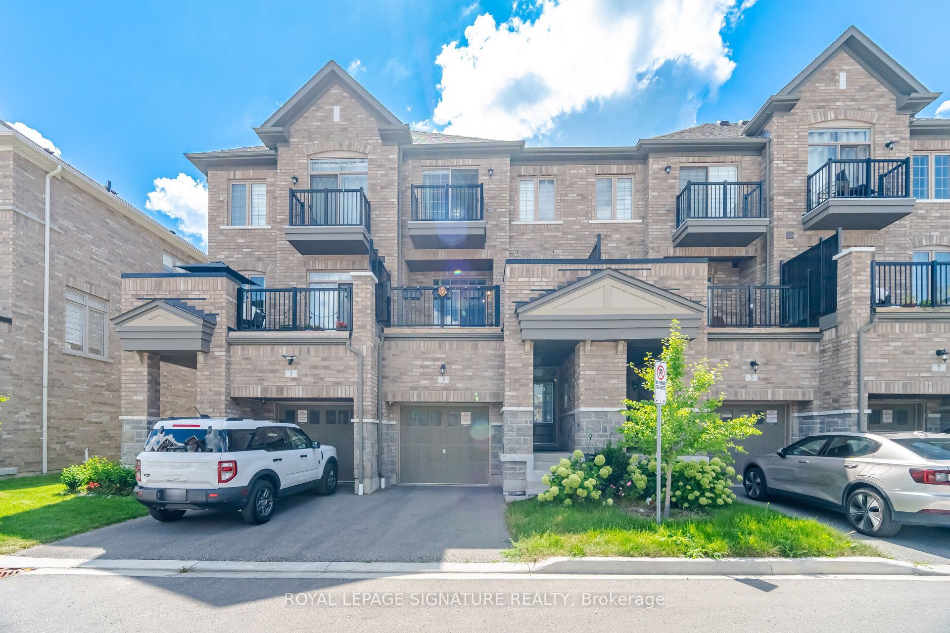 3 Kingfisher Way, Whitby, ON L1P 0K3
